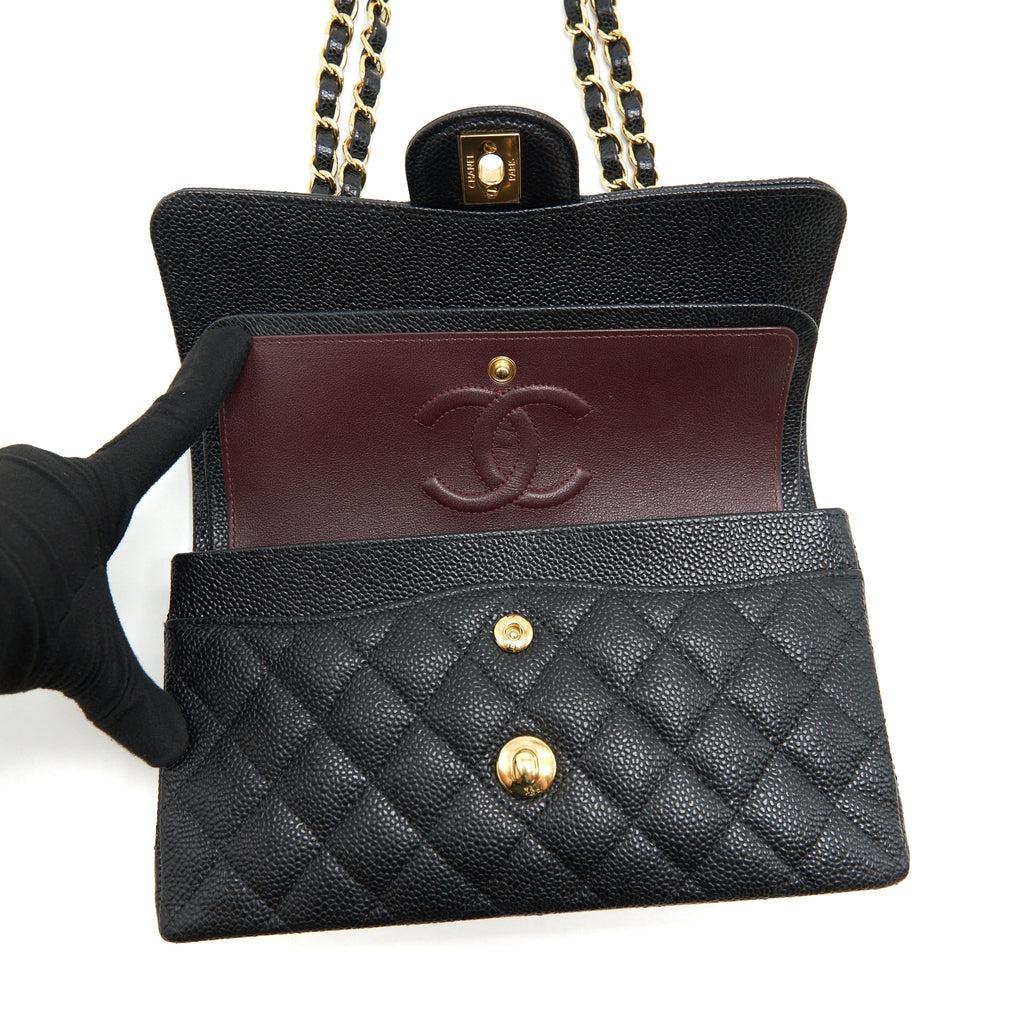 chanel-small-classic-double-flap-caviar-black-ghw
