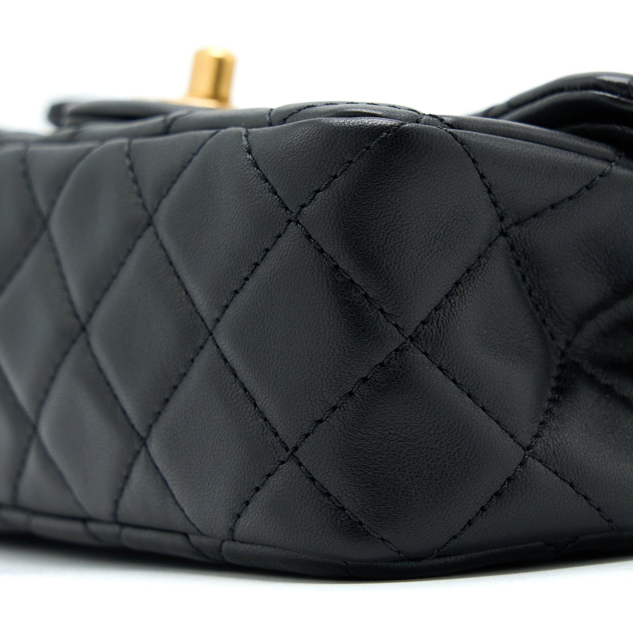 chanel-pearl-crush-mini-rectangular-lambskin-black-with-ghw-microchip