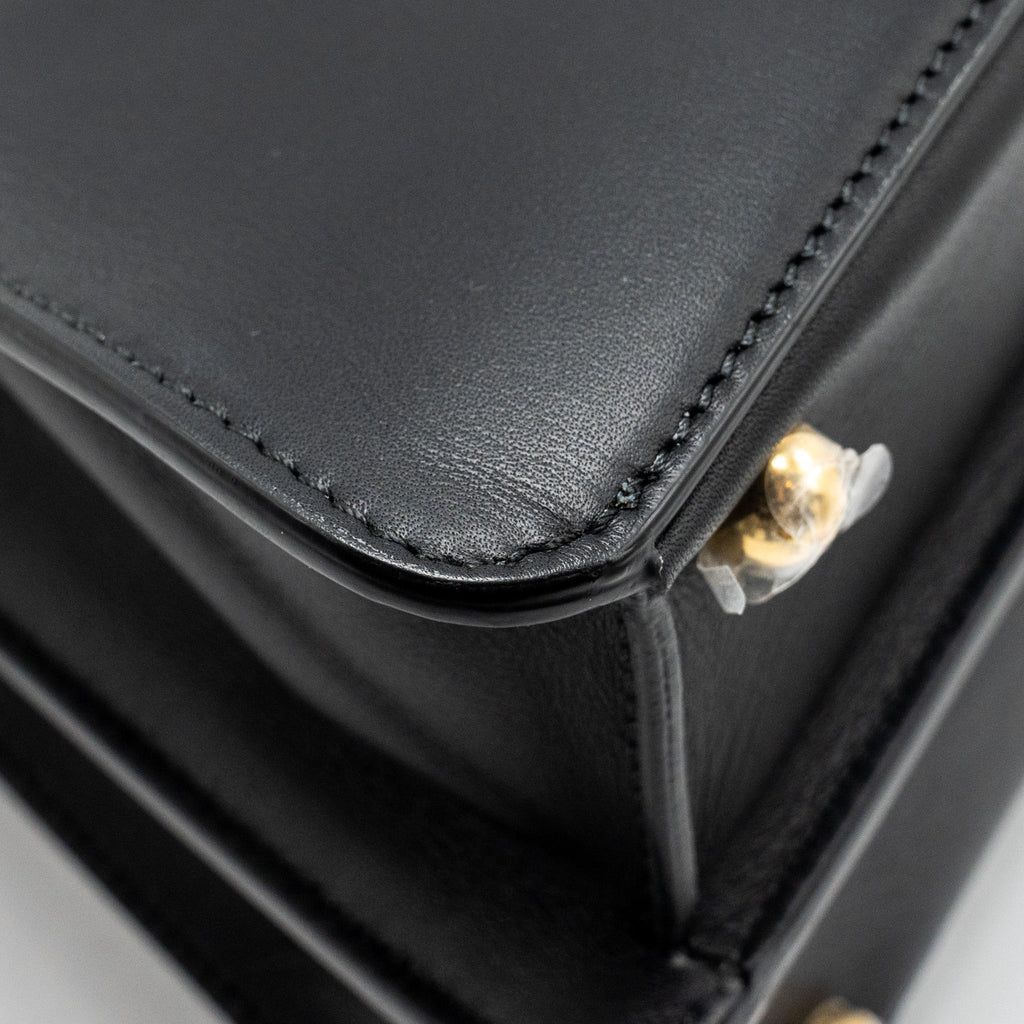 fendi-iseeu-medium-peekaboo-calfskin-black-light-pink-ghw