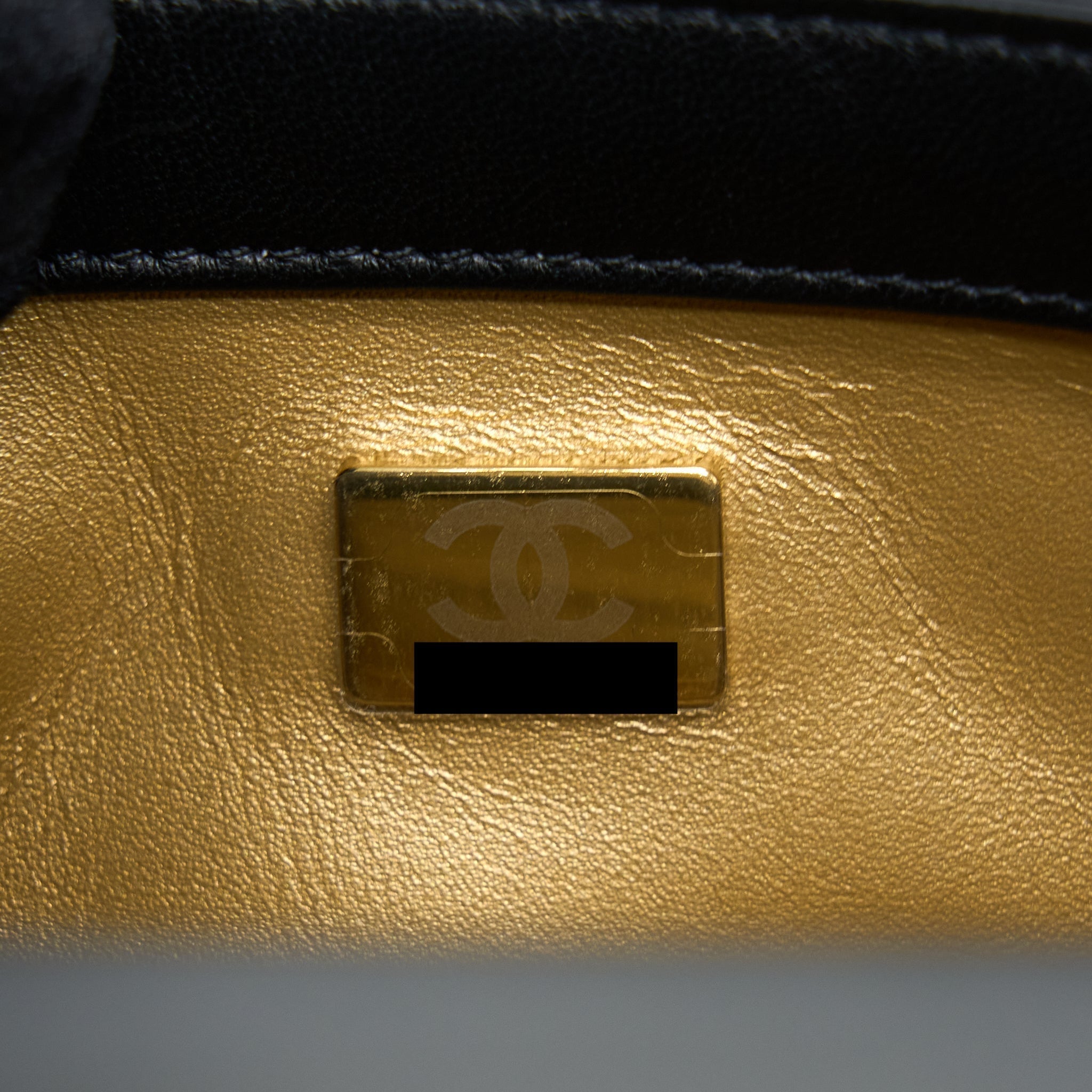 chanel-pearl-crush-mini-rectangular-lambskin-black-with-ghw-microchip
