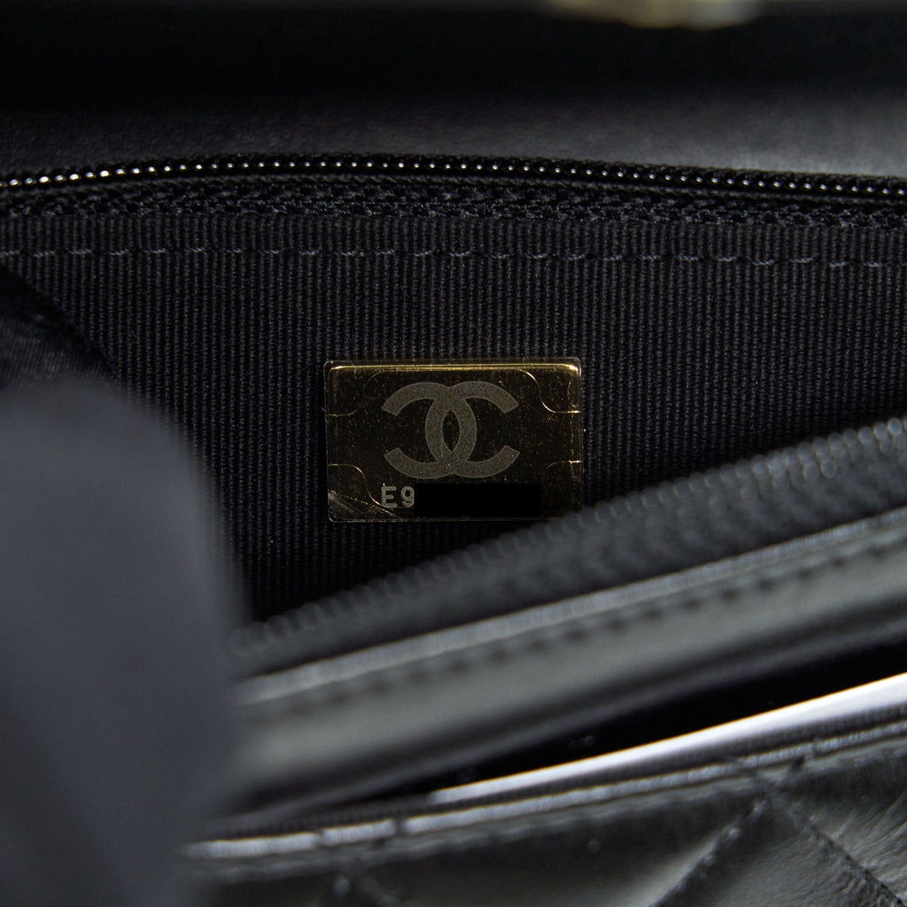 chanel-giant-pearl-crush-wallet-on-chain-black