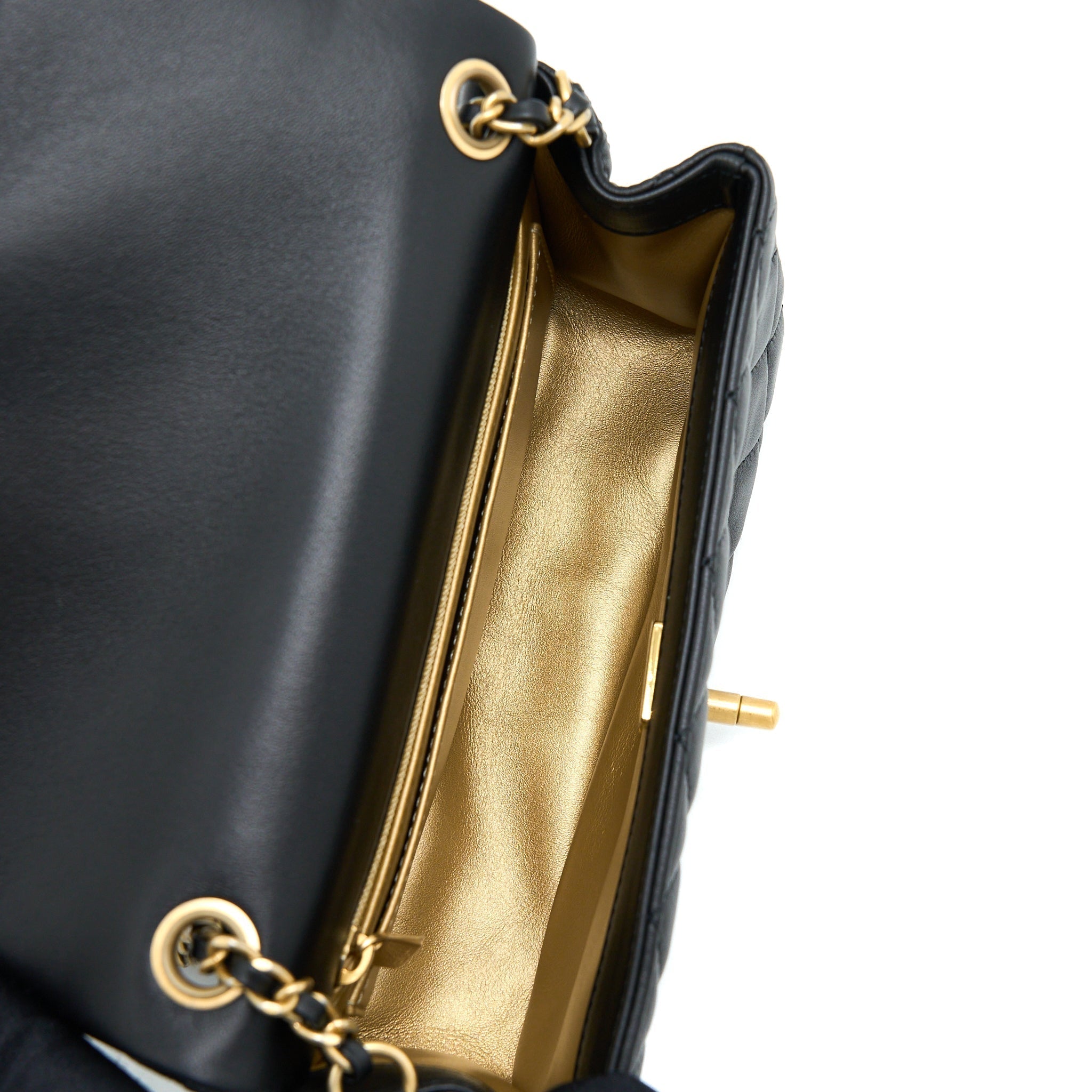chanel-pearl-crush-mini-rectangular-lambskin-black-with-ghw-microchip