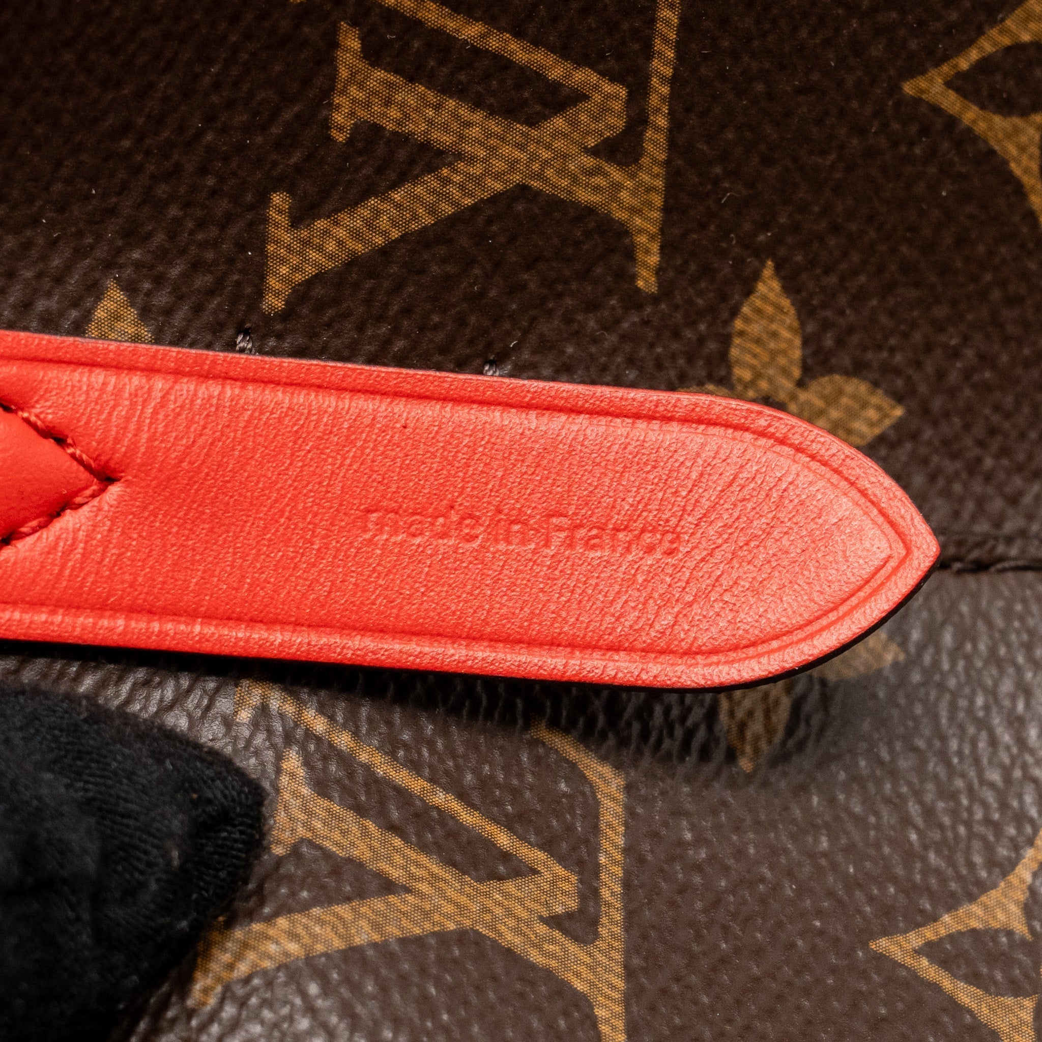 louis-vuitton-neo-noe-monogram-canvas-red-ghw-1