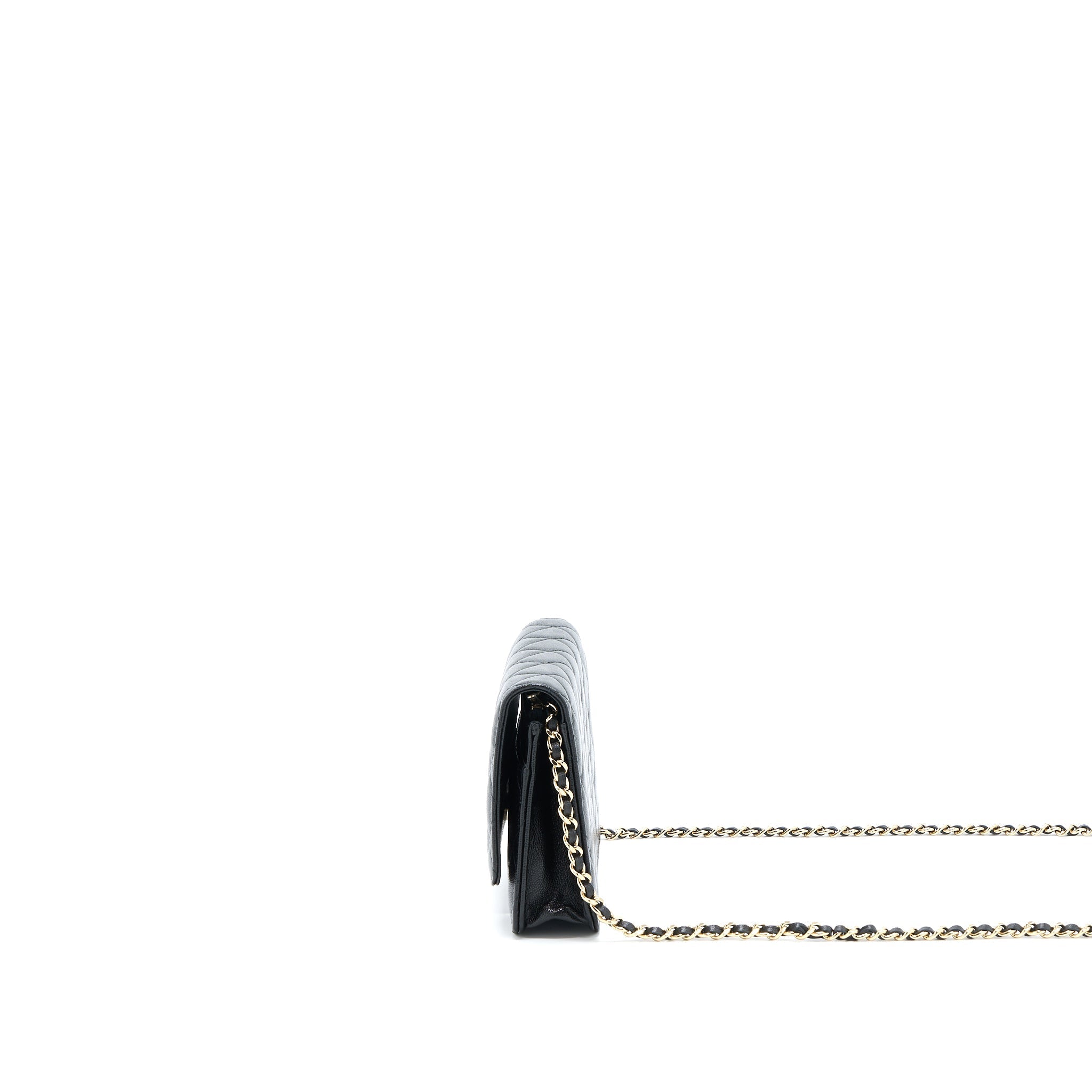chanel-22b-detail-cc-logo-wallet-on-chain-caviar-black-lghw-microchip