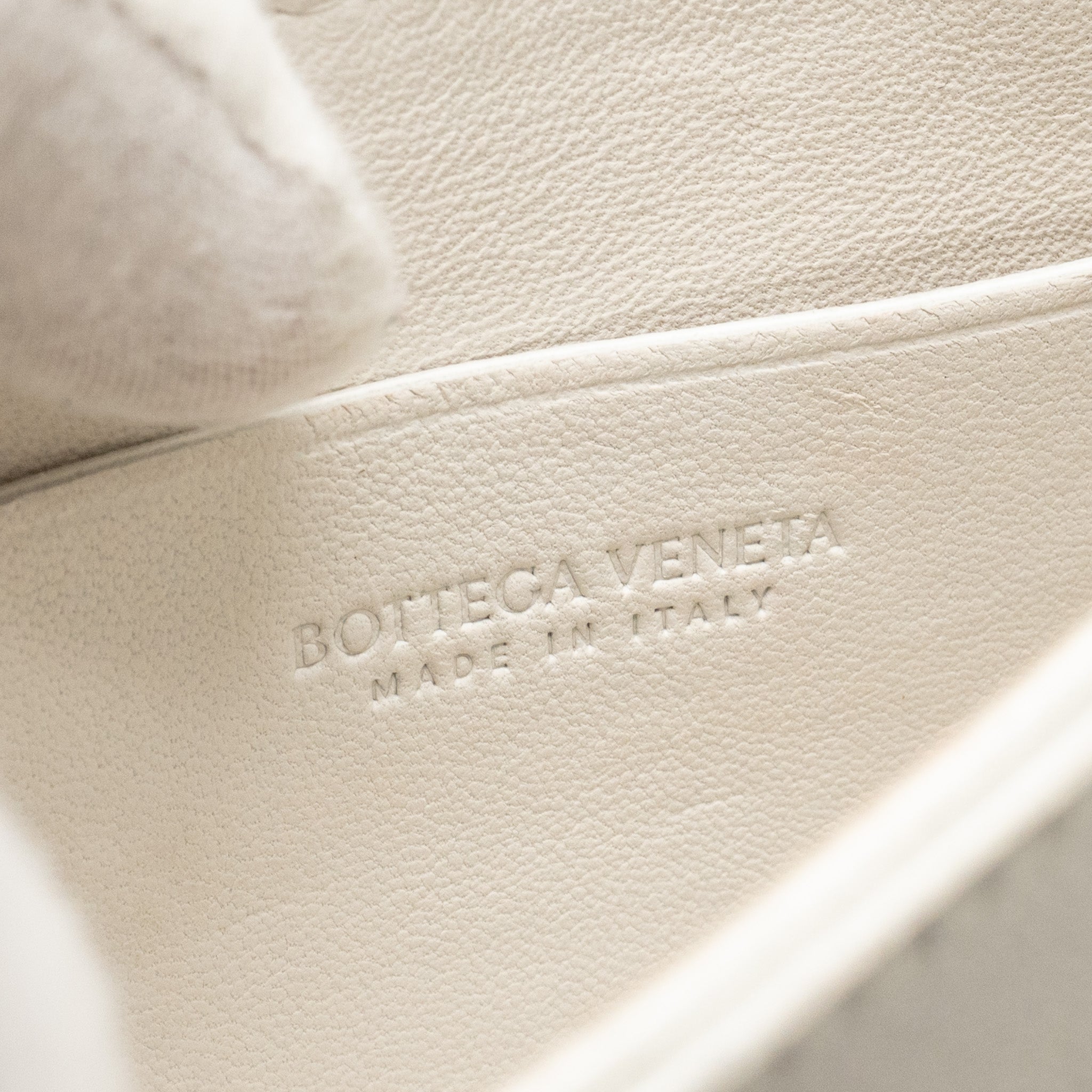 bottega-veneta-intreccio-cassette-mini-bag-lambskin-white