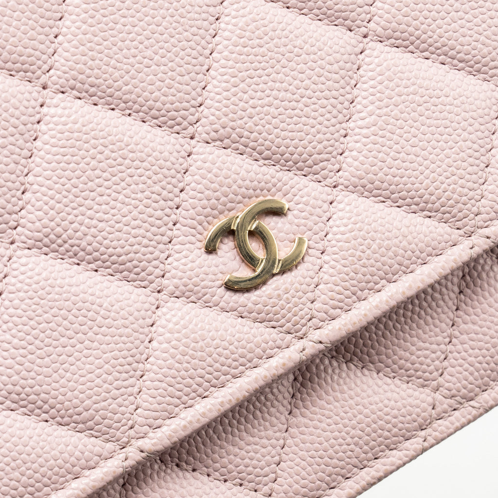 chanel-classic-wallet-on-chain-caviar-light-pink-lghw-1