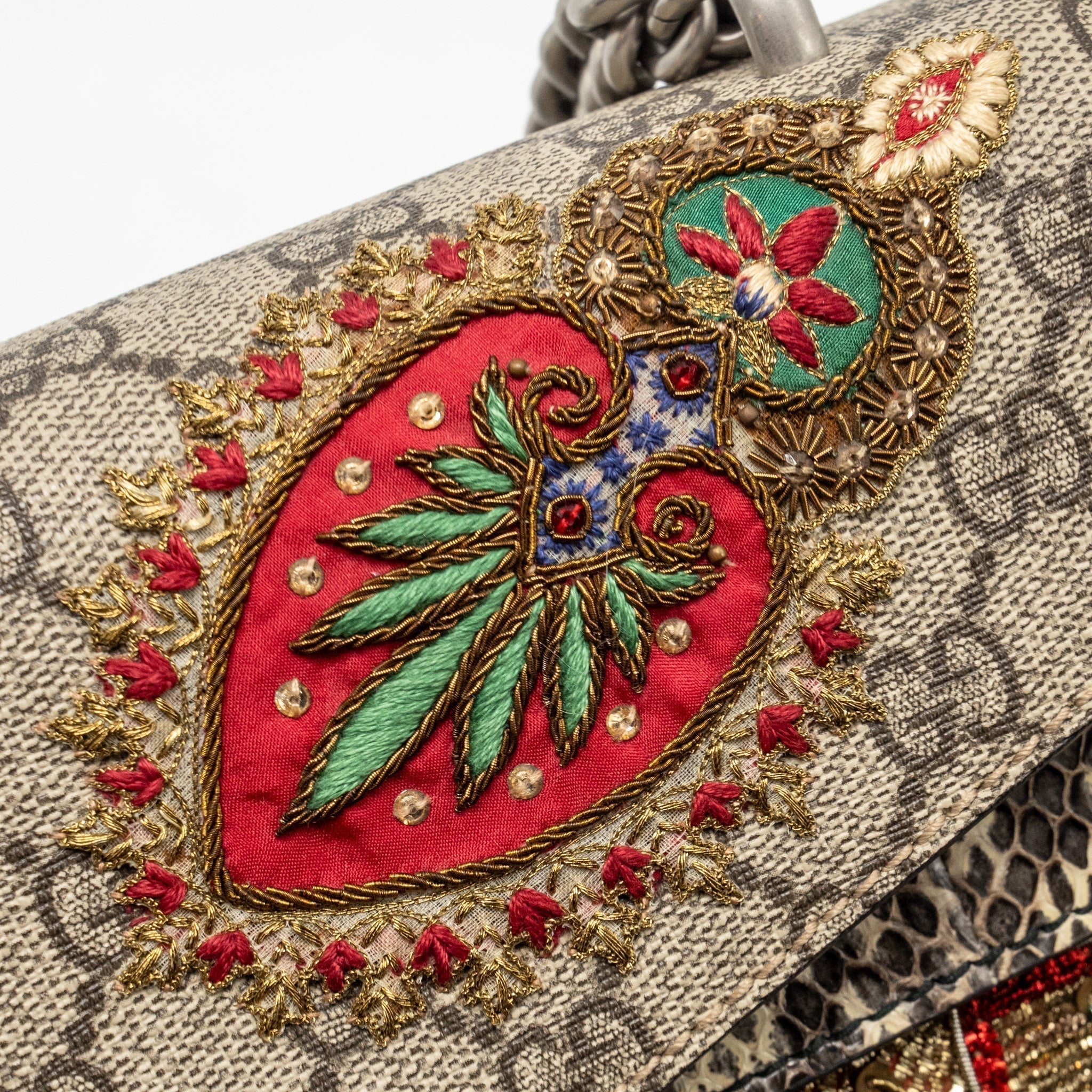 gucci-small-elephant-embroidered-dionysus-shoulder-bag-gg-supreme-canvas-leather-beige-multicolour-shw