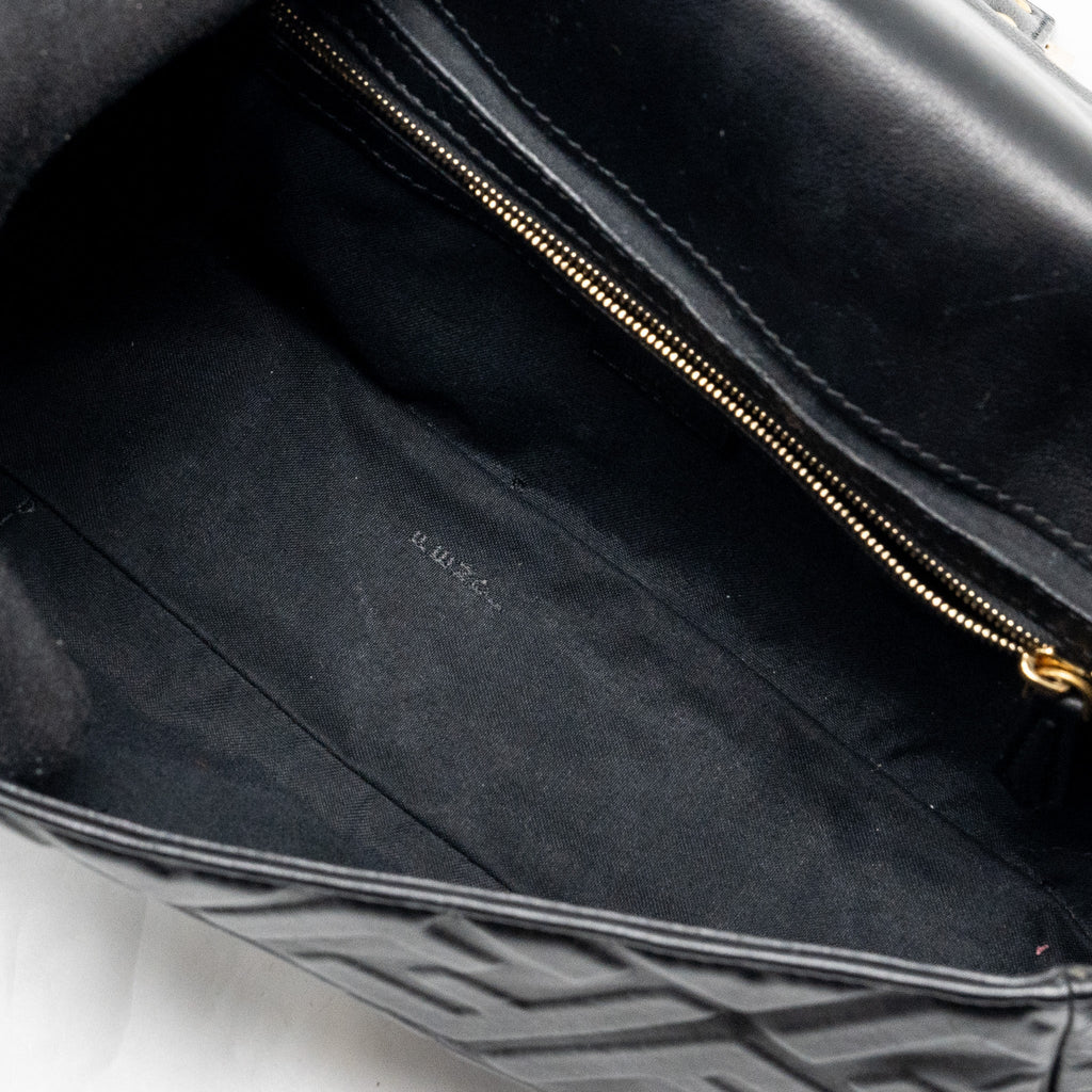 fendi-baguette-bag-with-ff-motif-nappa-black-ghw