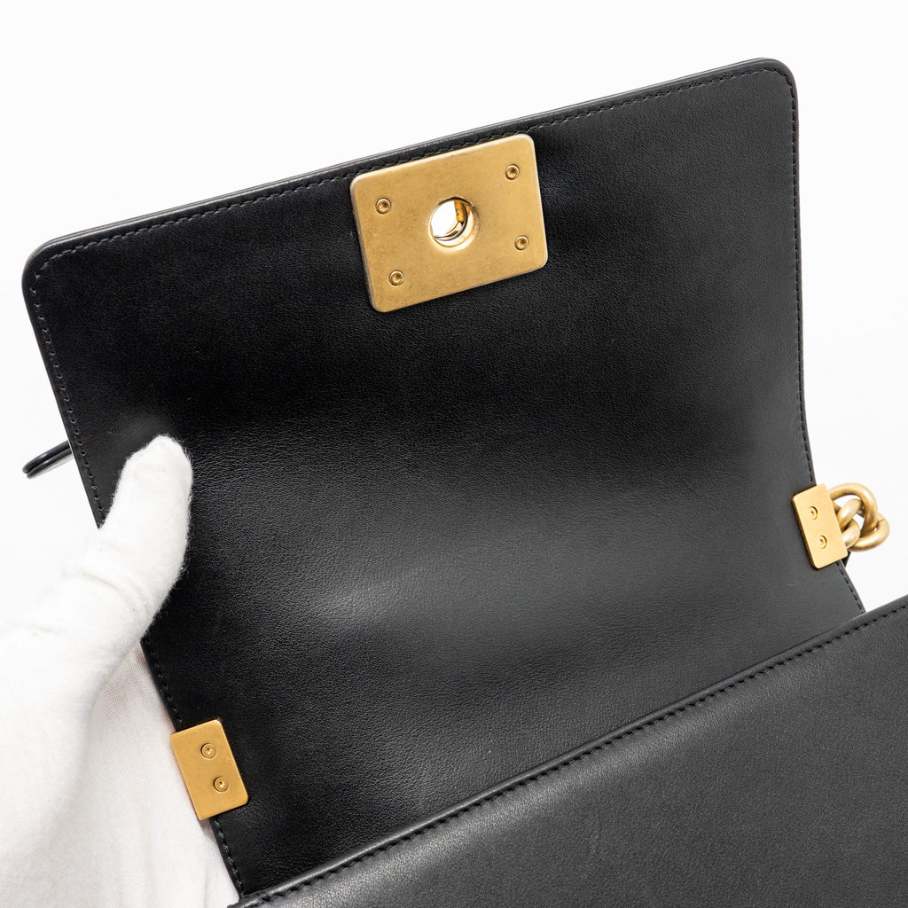 chanel-small-boy-bag-calfskin-black-ghw-copy