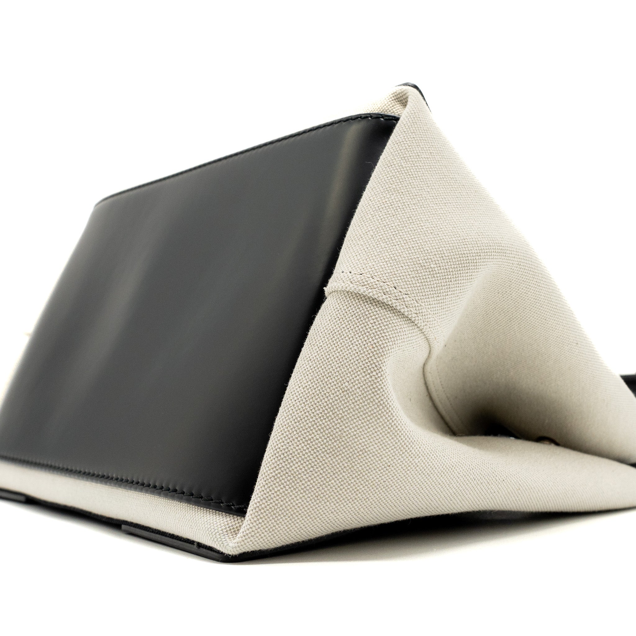 balenciaga-cabas-tote-bag-canvas-calfskin-beige-black-shw