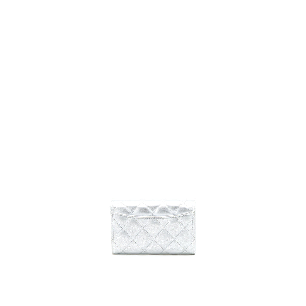 chanel-quilted-classic-flap-card-holder-lambskin-silver-shw