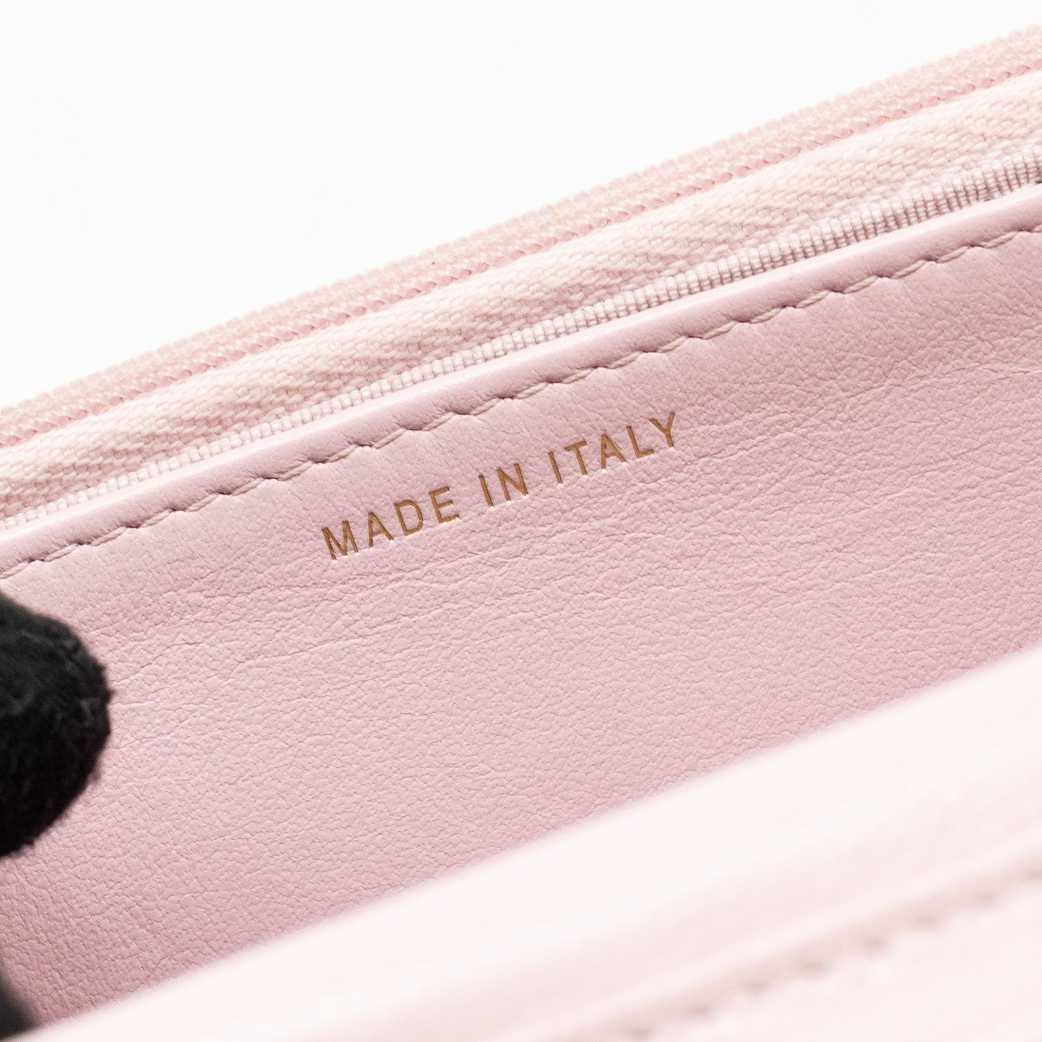 chanel-classic-wallet-on-chain-caviar-light-pink-lghw-1