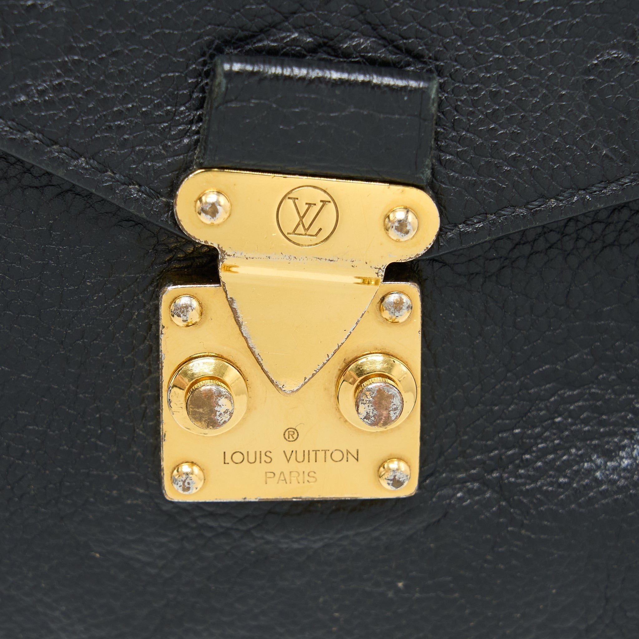 louis-vuitton-pochette-metis-monogram-empreinte-black-ghw-4