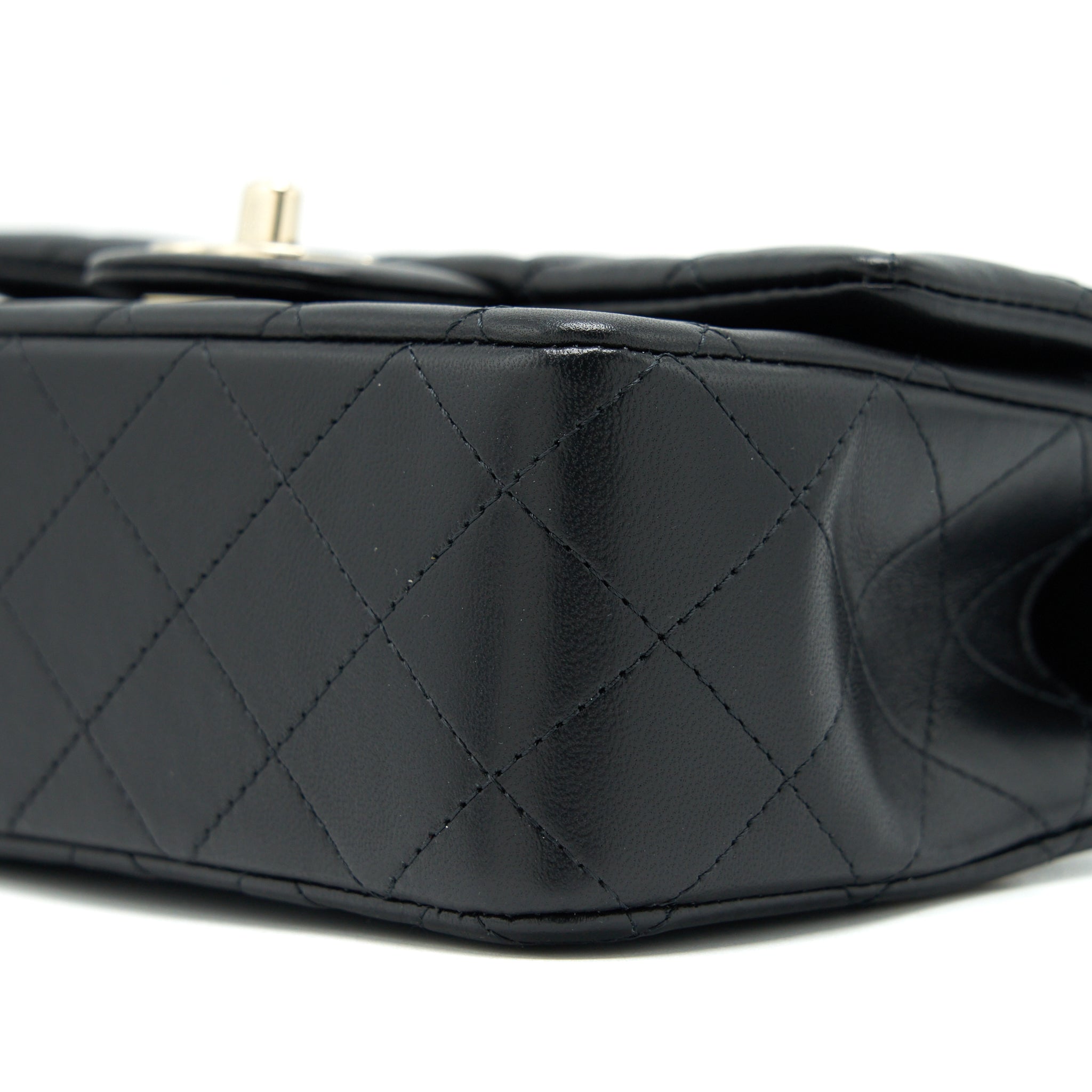 chanel-22p-top-handle-mini-rectangular-flap-bag-lambskin-black-lghw