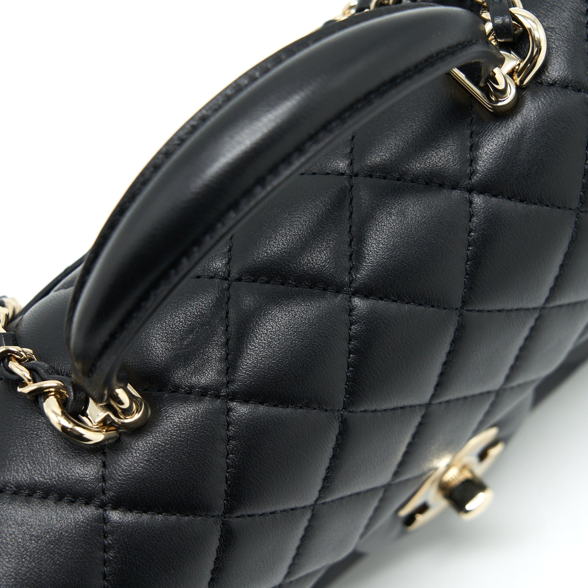 chanel-22p-top-handle-mini-rectangular-flap-bag-lambskin-black-lghw