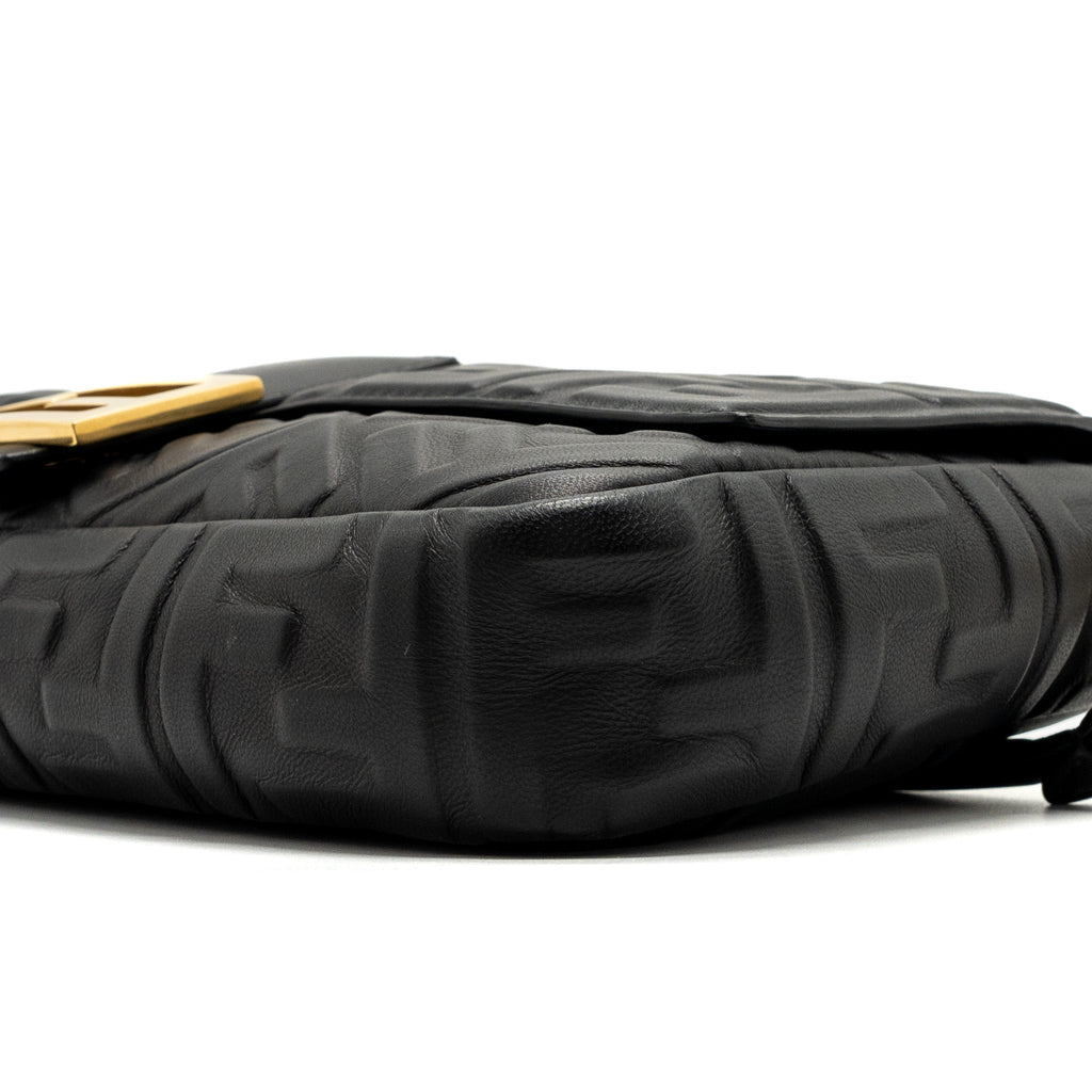 fendi-large-baguette-bag-nappa-black-ghw