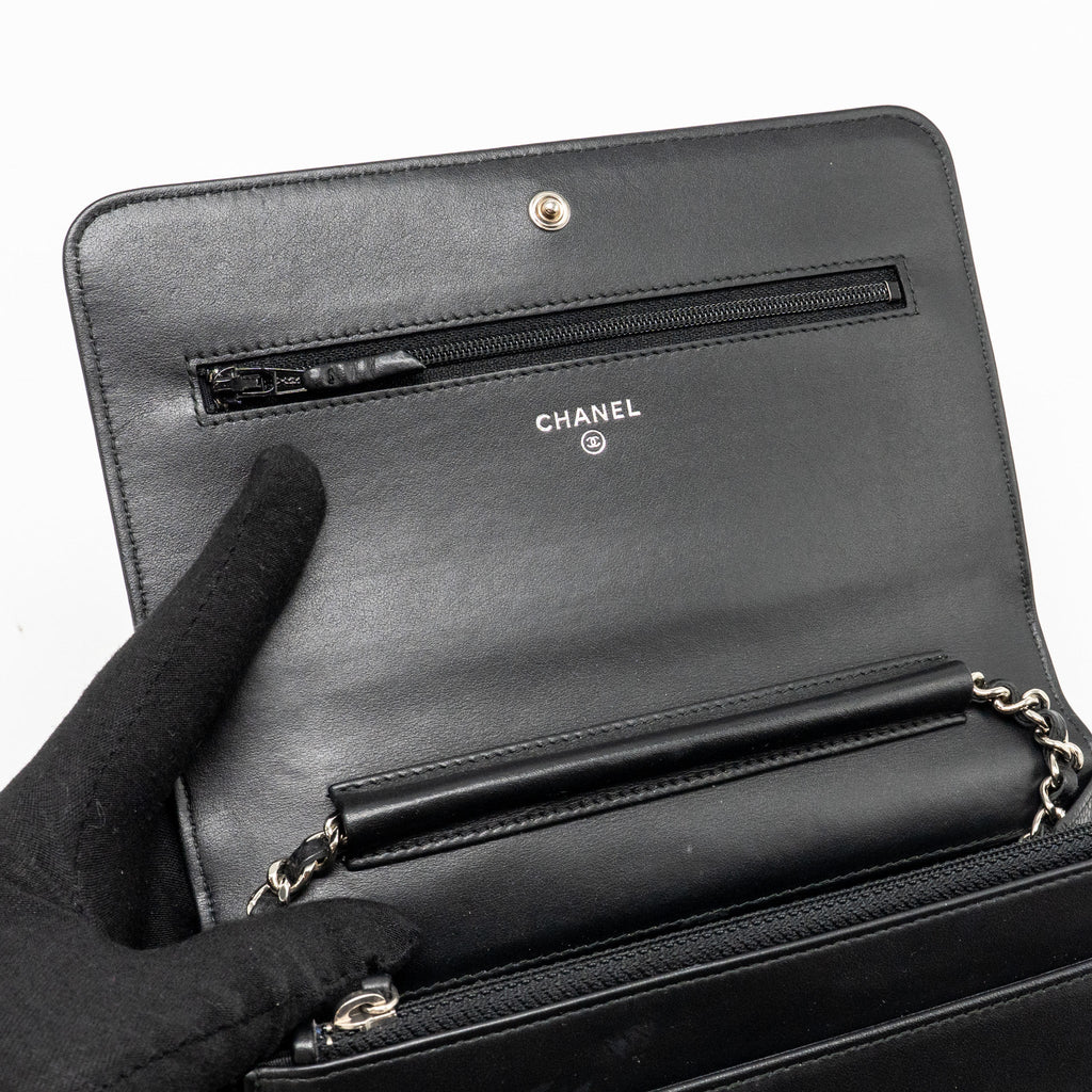 chanel-quilted-diamond-cc-logo-wallet-on-chain-caviar-black-shw