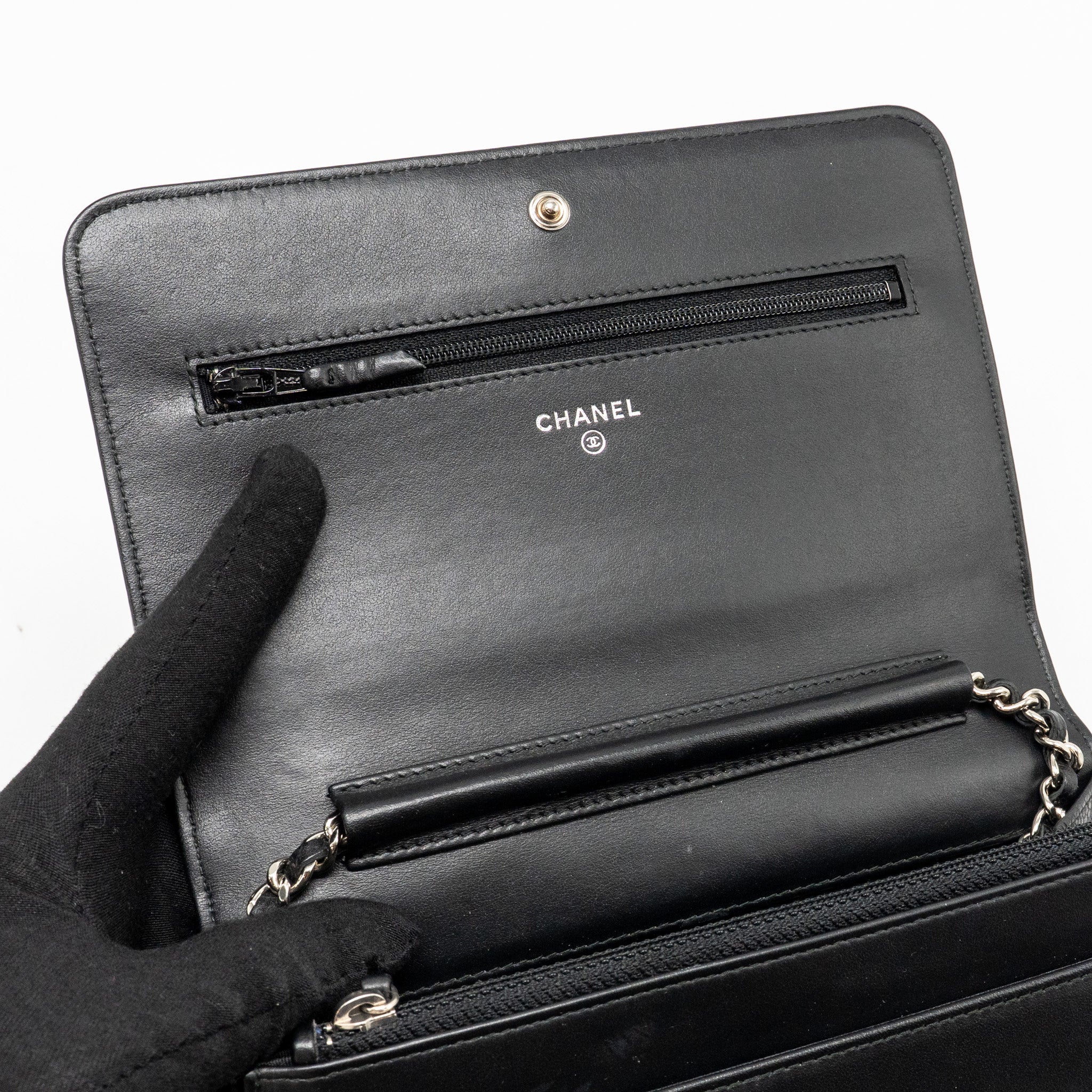 chanel-quilted-diamond-cc-logo-wallet-on-chain-caviar-black-shw