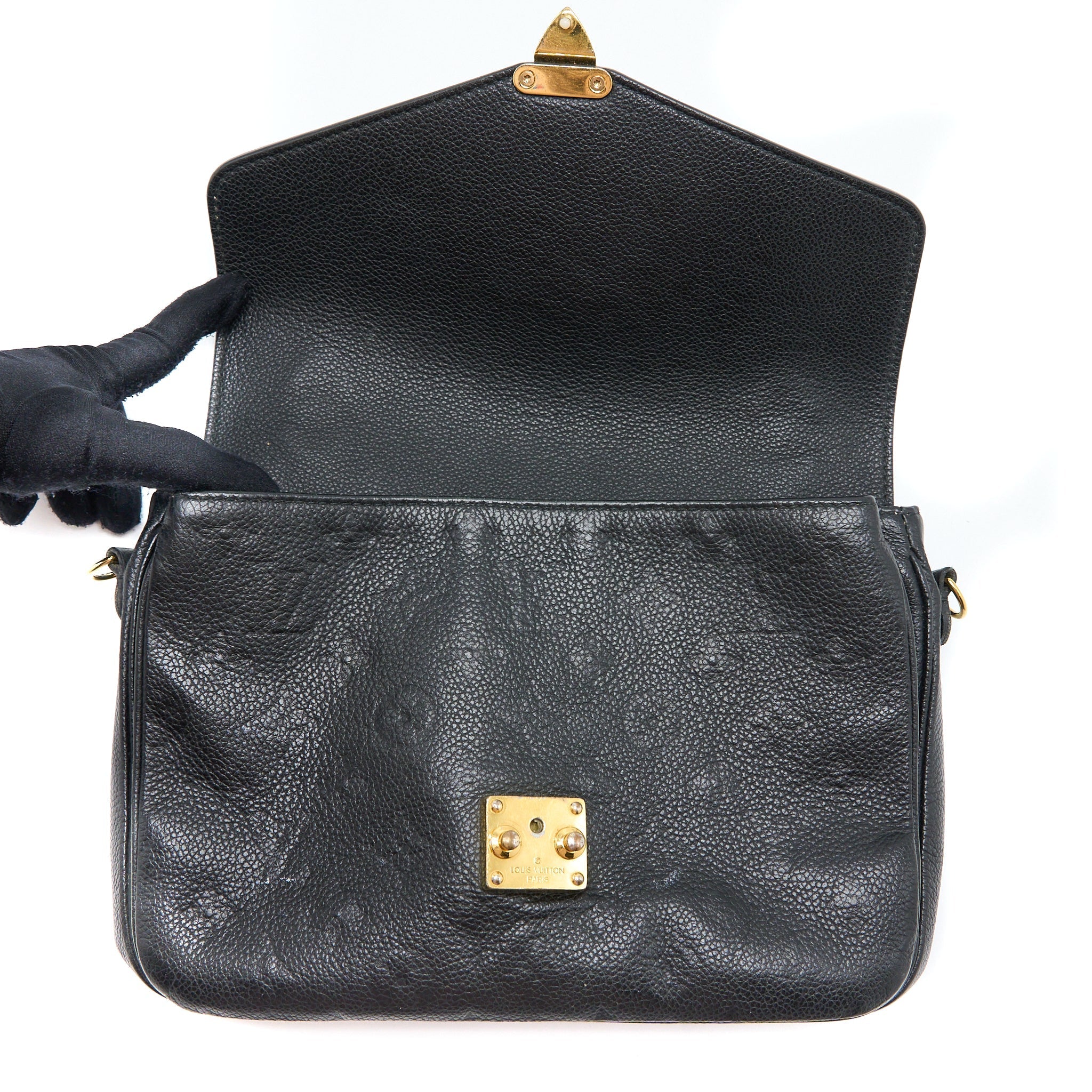 louis-vuitton-pochette-metis-monogram-empreinte-black-ghw-4
