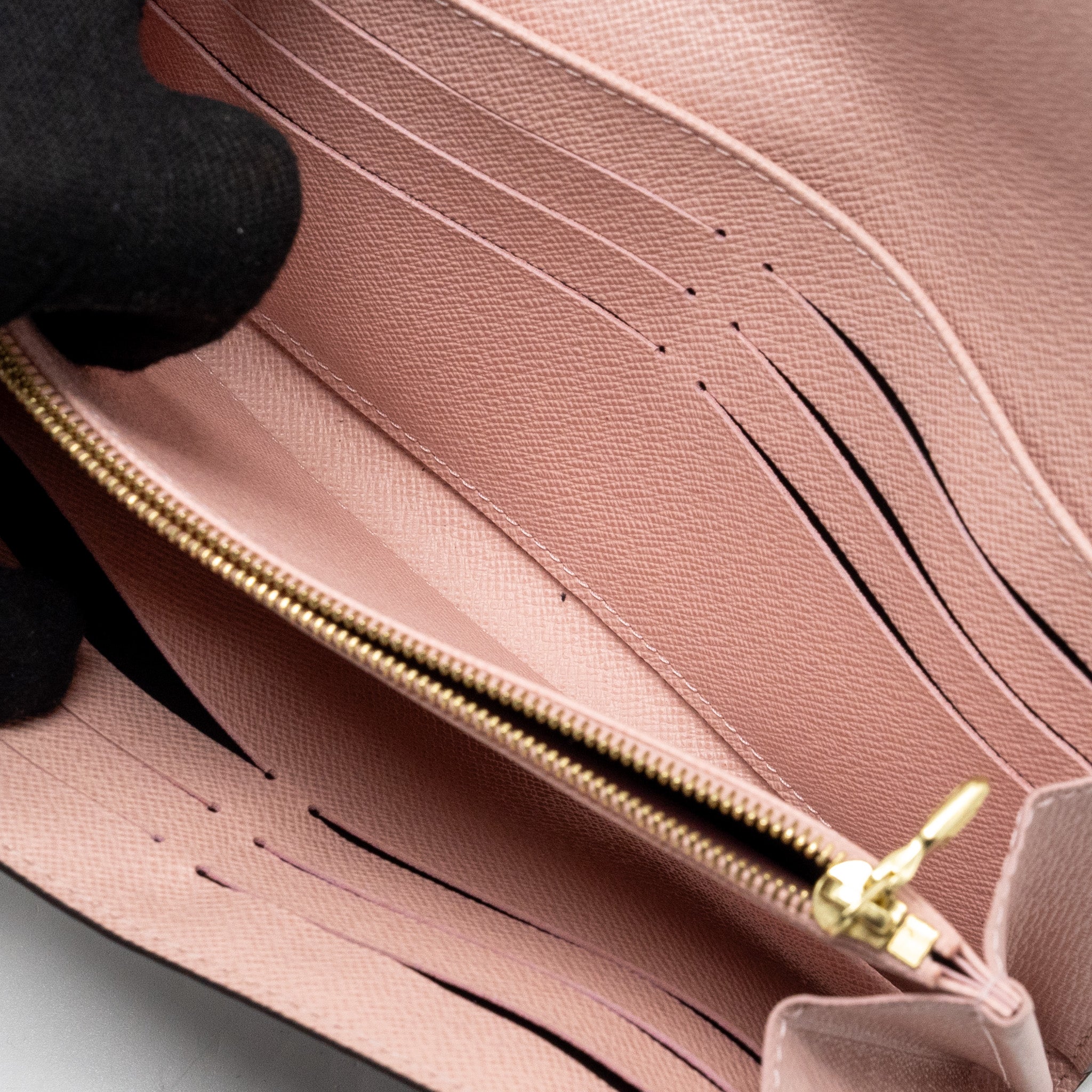 louis-vuitton-sarah-wallet-monogram-canvas-rose-ballerine