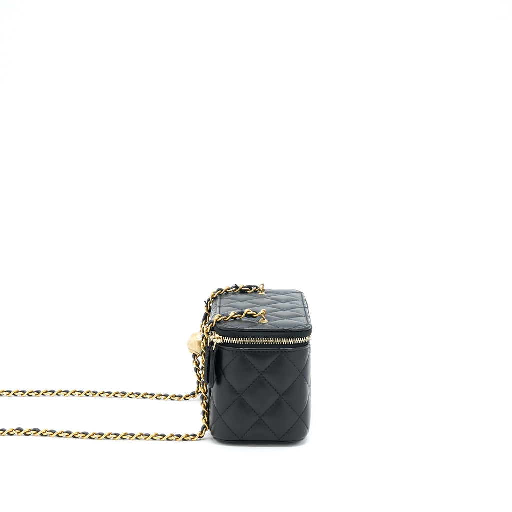 chanel-22b-pearl-crush-long-vanity-with-chain-lambskin-black-ghw