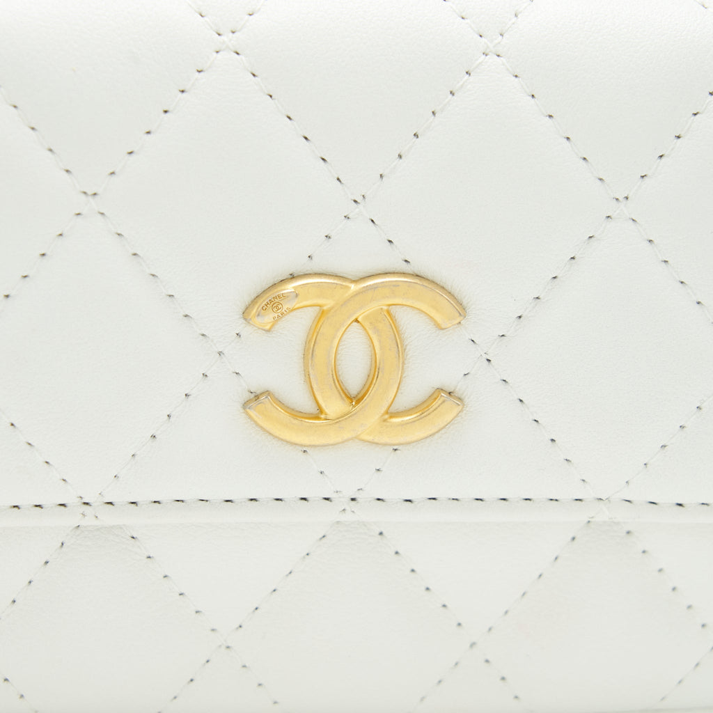 chanel-pearl-crush-mini-crossbody-bag-lambskin-white-ghw
