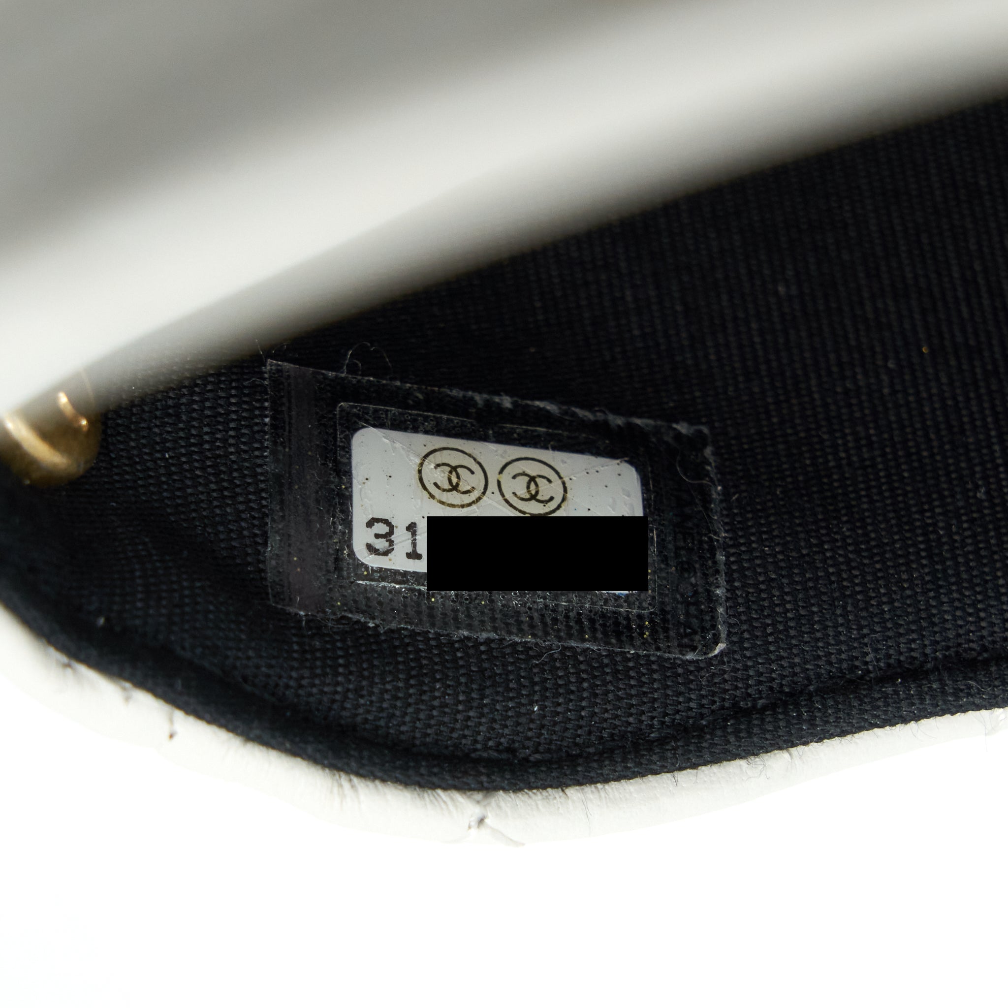 chanel-pearl-crush-mini-crossbody-bag-lambskin-white-ghw
