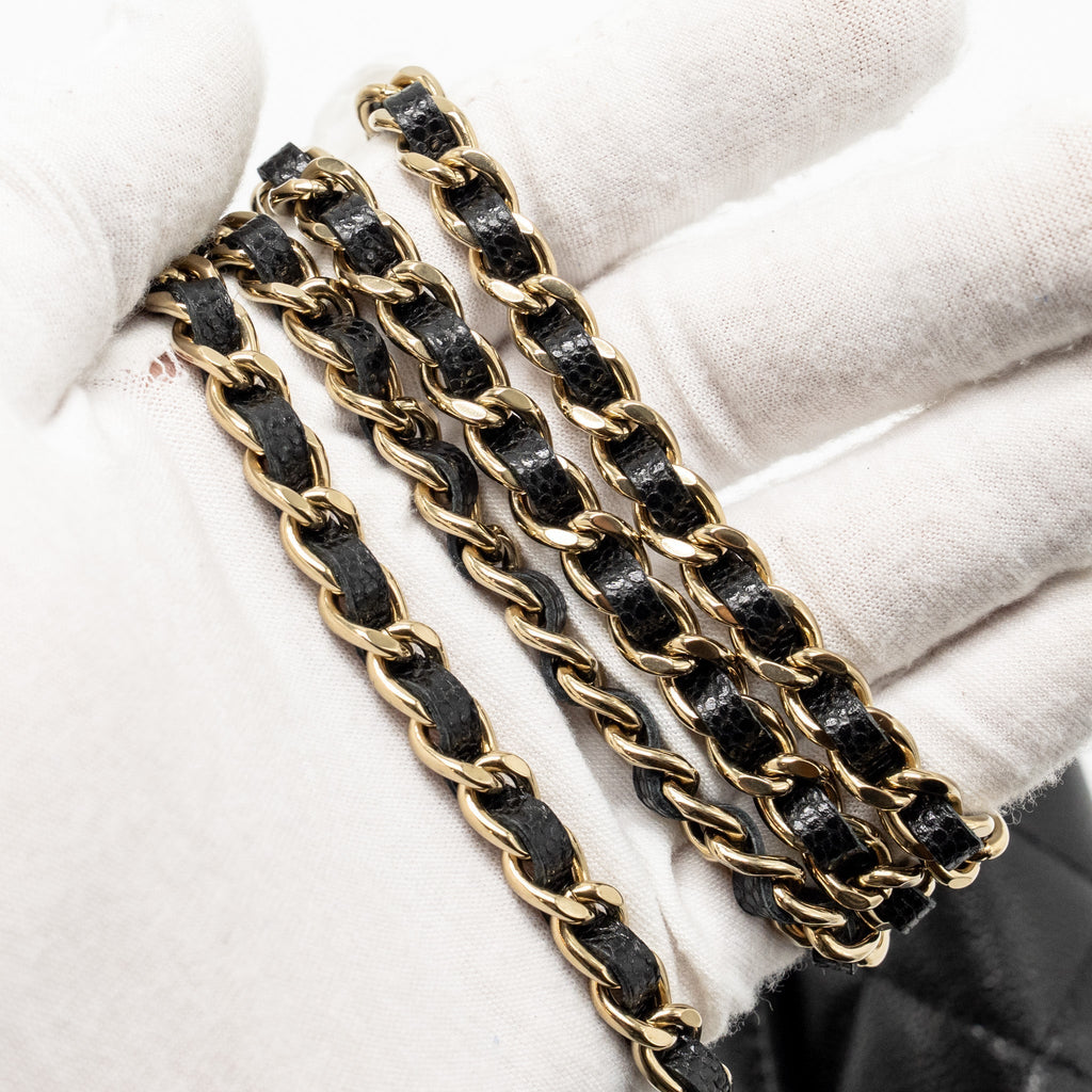 chanel-square-wallet-on-chain-caviar-black-lghw-microchip
