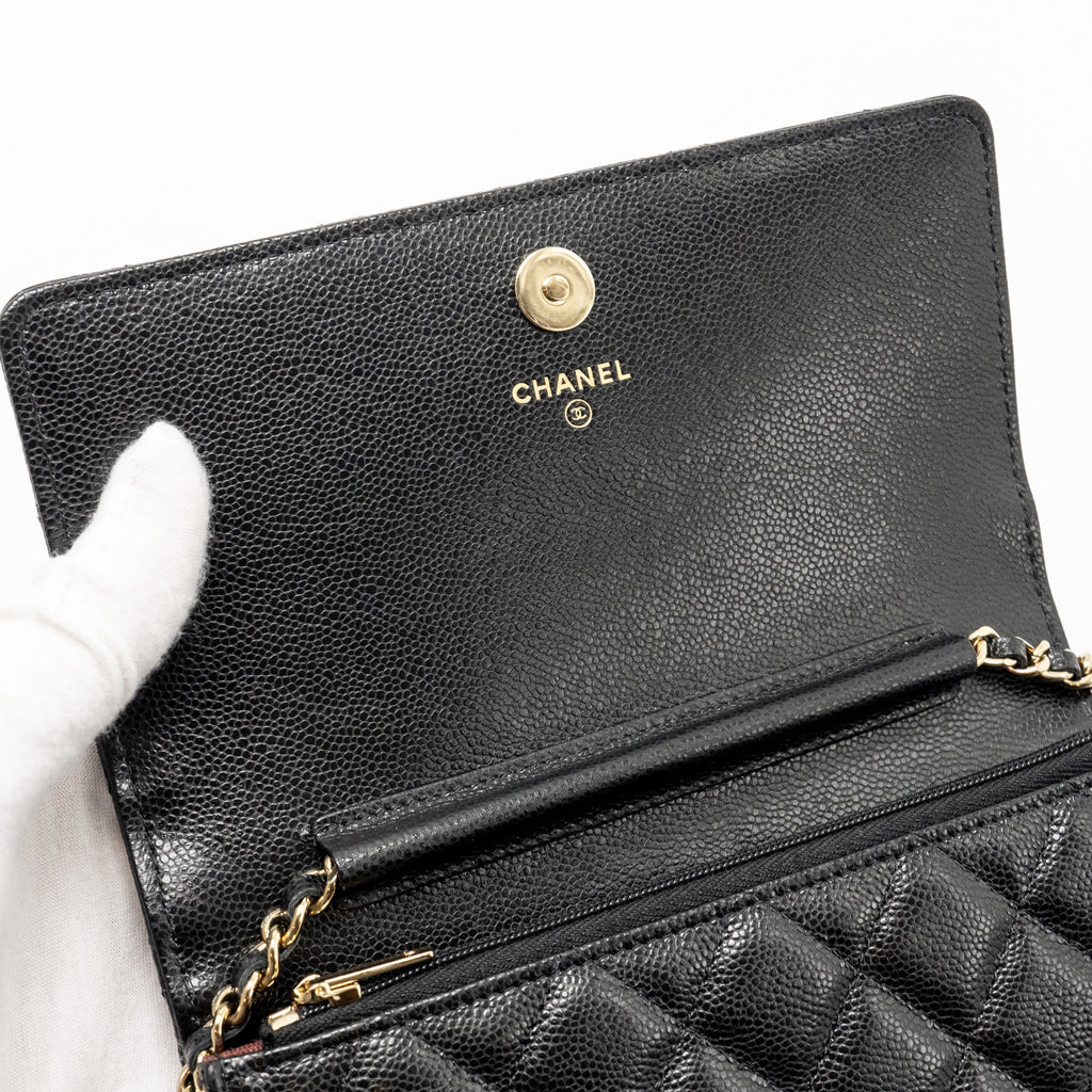 chanel-square-wallet-on-chain-caviar-black-lghw-microchip