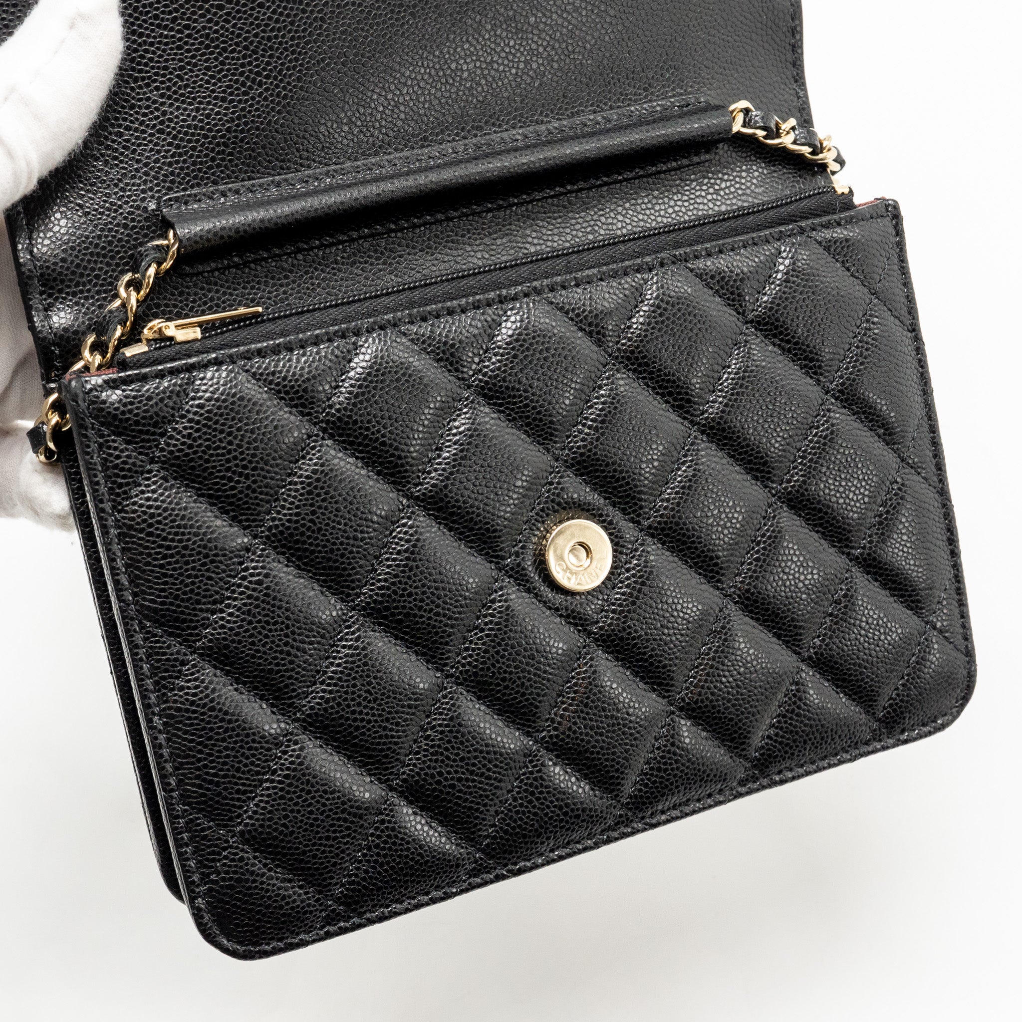 chanel-square-wallet-on-chain-caviar-black-lghw-microchip