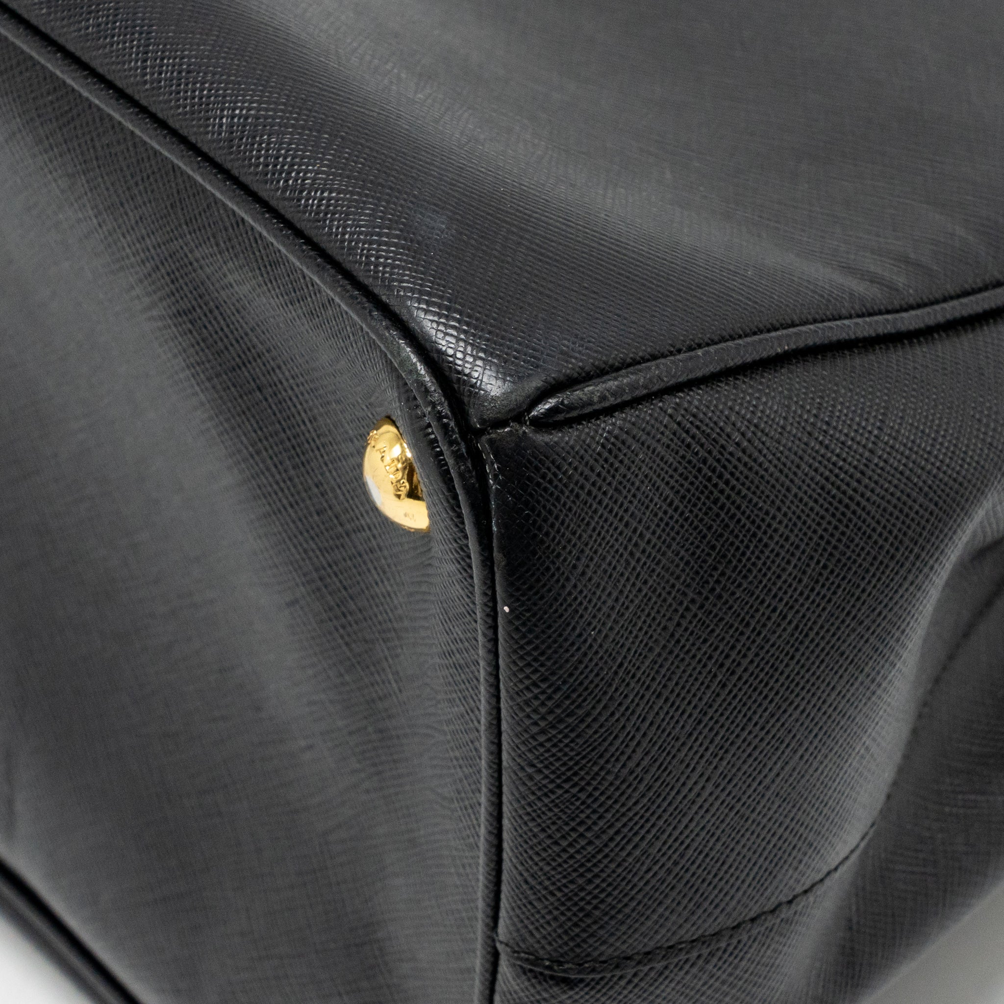 prada-saffiano-tote-bag-calfskin-black-ghw-2