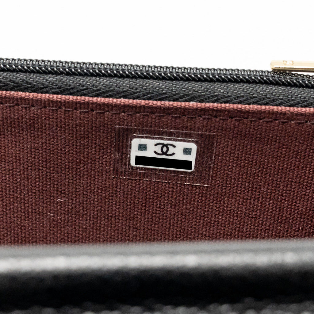 chanel-square-wallet-on-chain-caviar-black-lghw-microchip