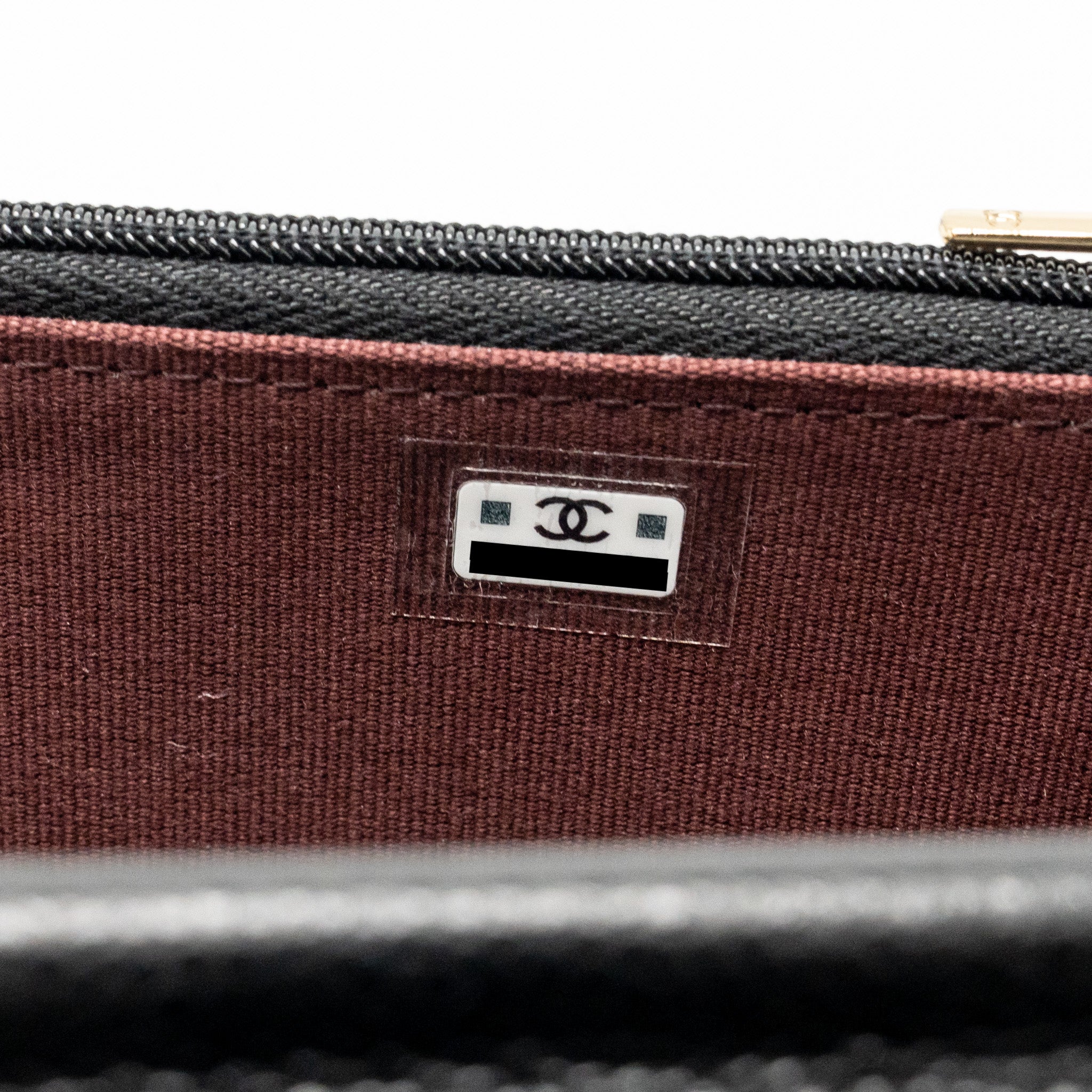 chanel-square-wallet-on-chain-caviar-black-lghw-microchip