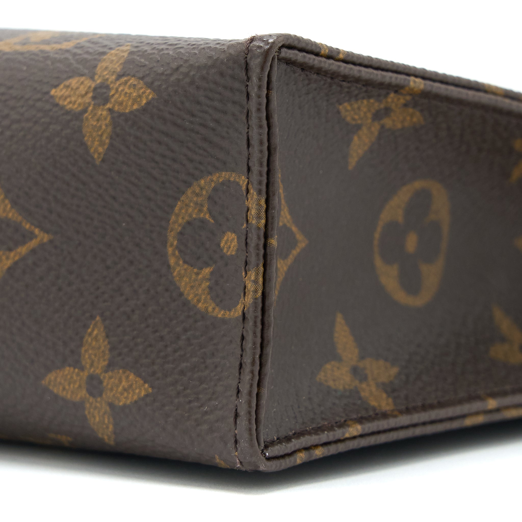 louis-vuitton-toiletry-pochette-26-monogram-canvas-ghw-8