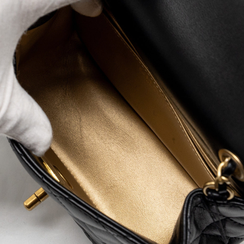 chanel-22c-pearl-crush-mini-square-flap-bag-lambskin-black-ghw-microchip-copy