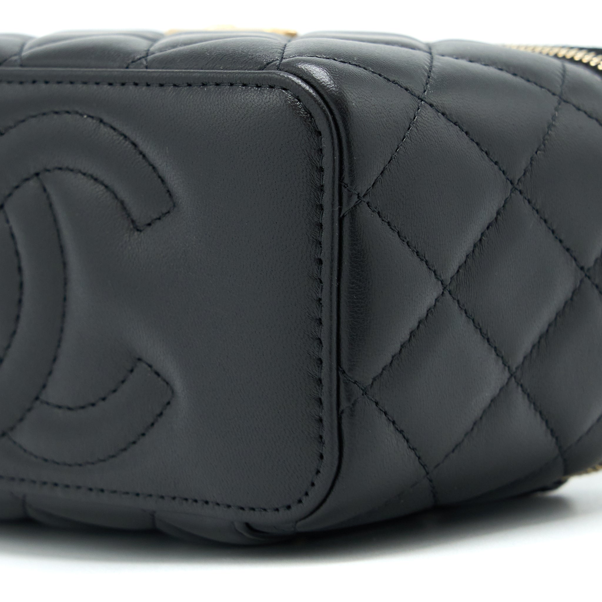chanel-22k-leather-chain-top-handle-long-vanity-case-lambskin-black-brushed-ghw