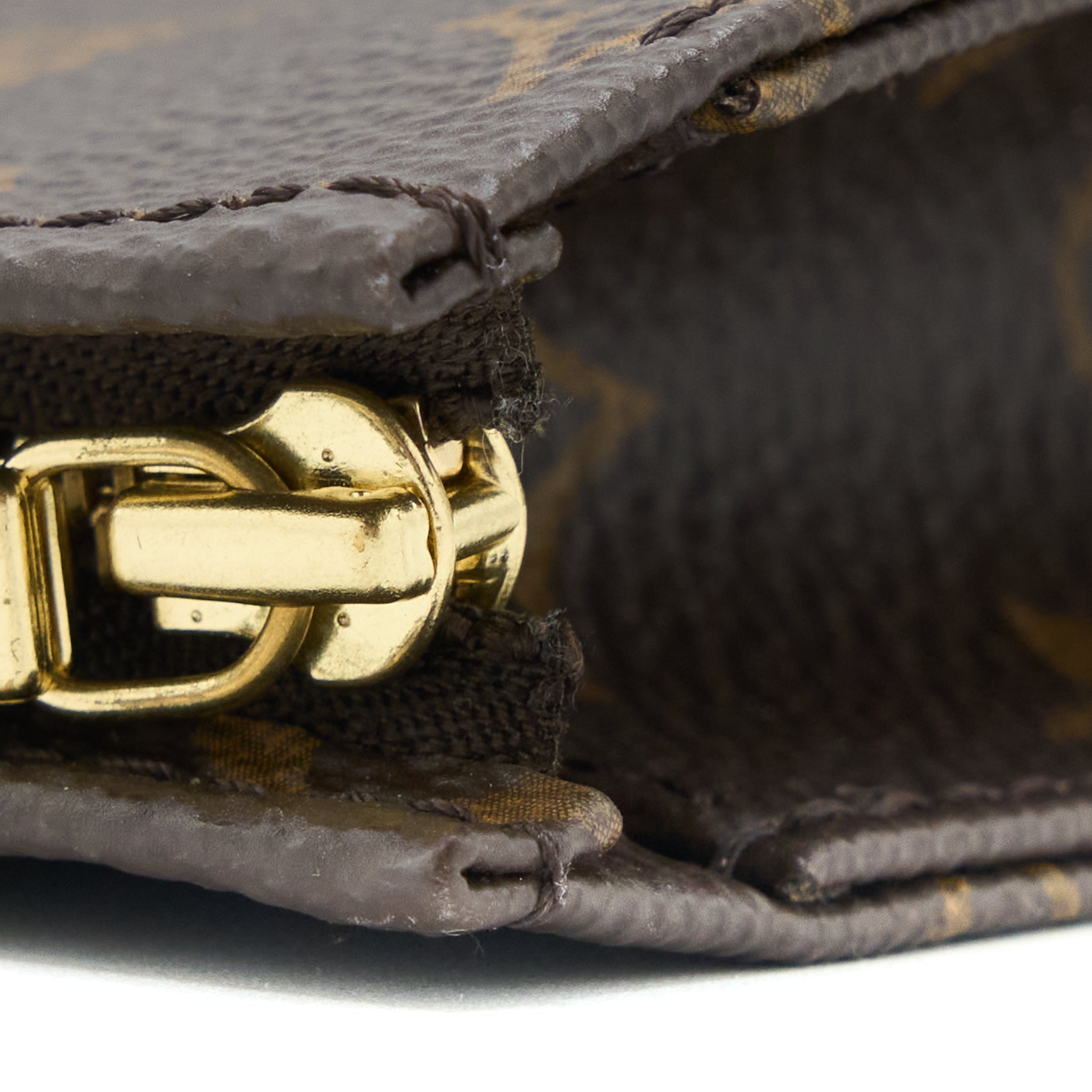 louis-vuitton-toiletry-pochette-26-monogram-canvas-ghw-8