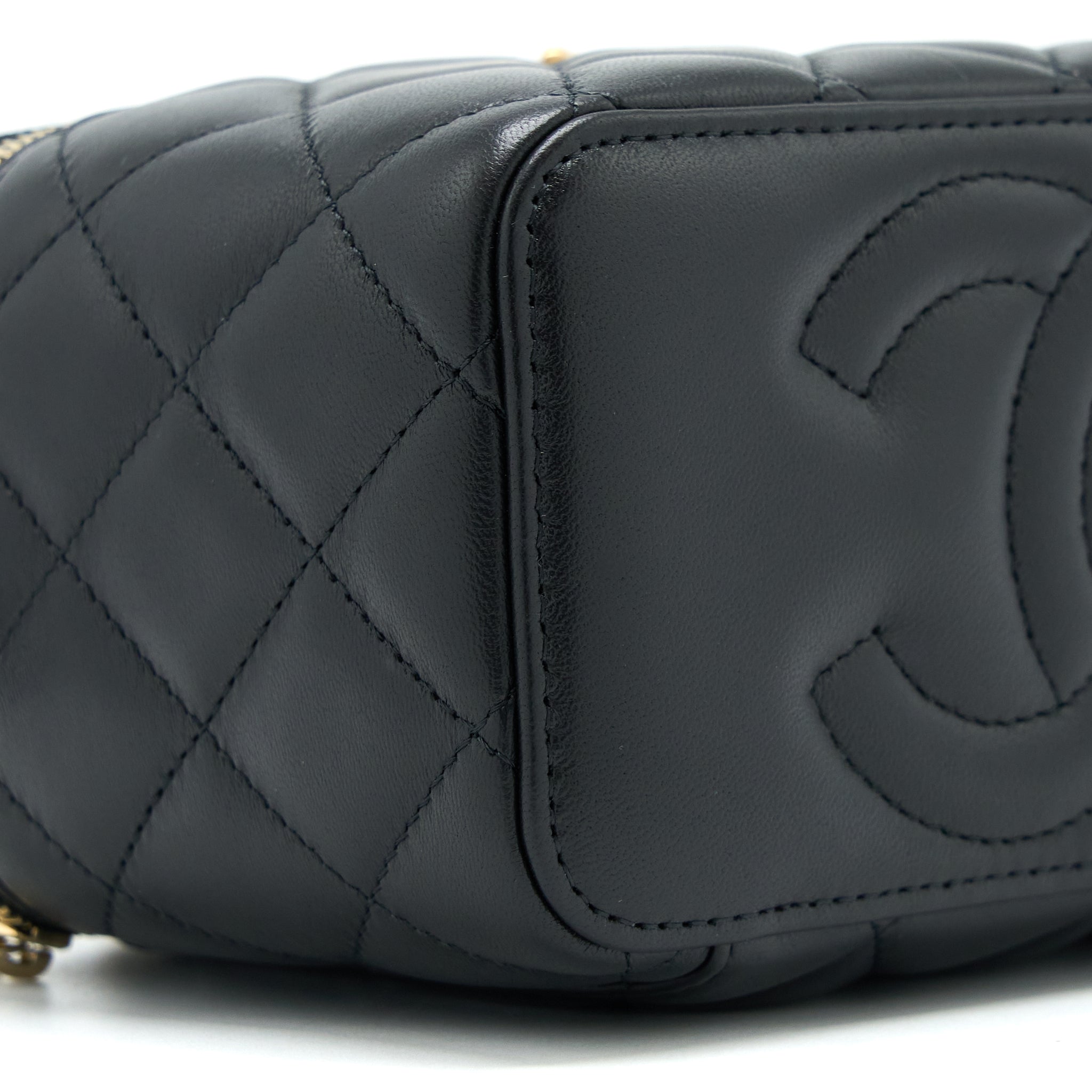 chanel-22k-leather-chain-top-handle-long-vanity-case-lambskin-black-brushed-ghw