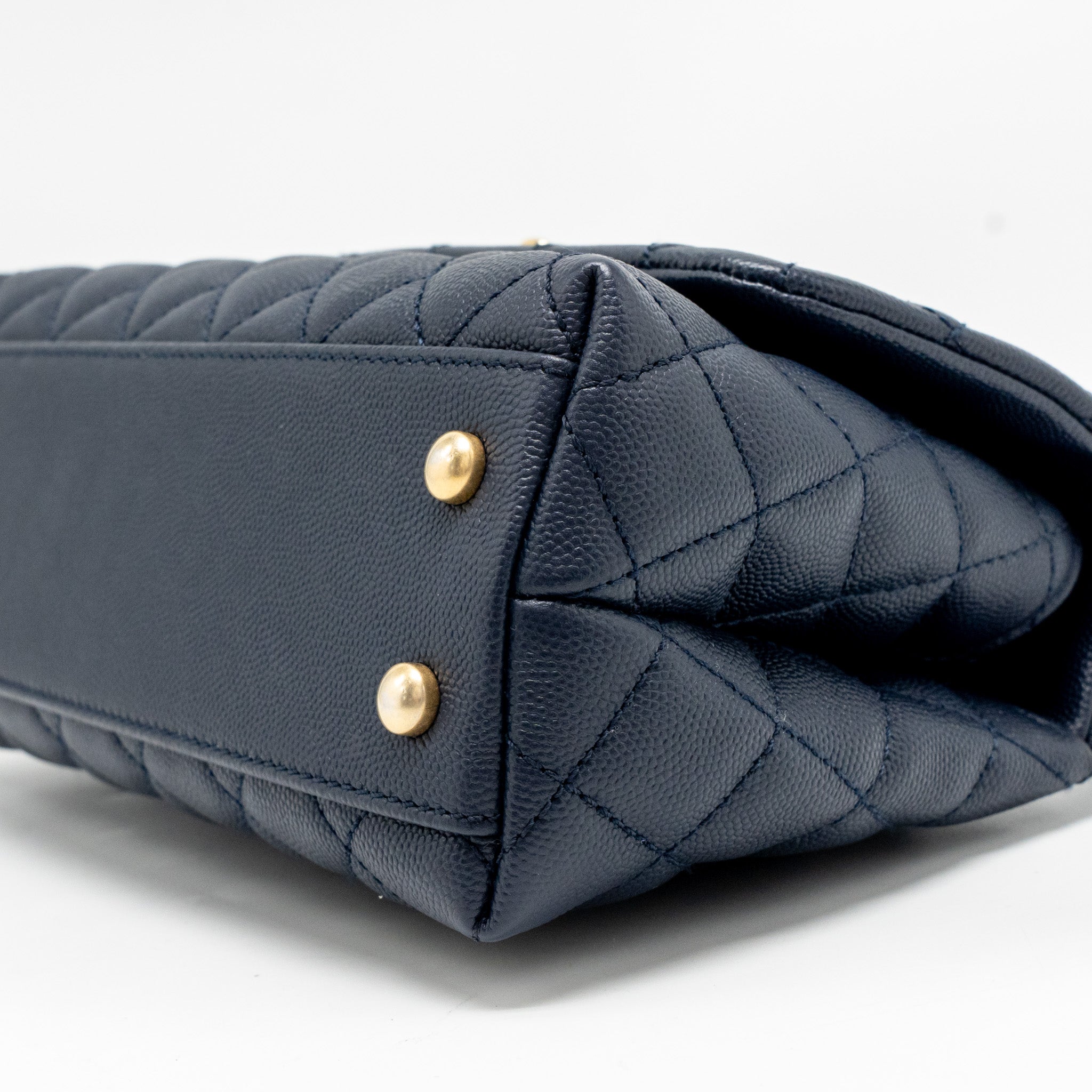chanel-small-coco-handle-caviar-navy-ghw
