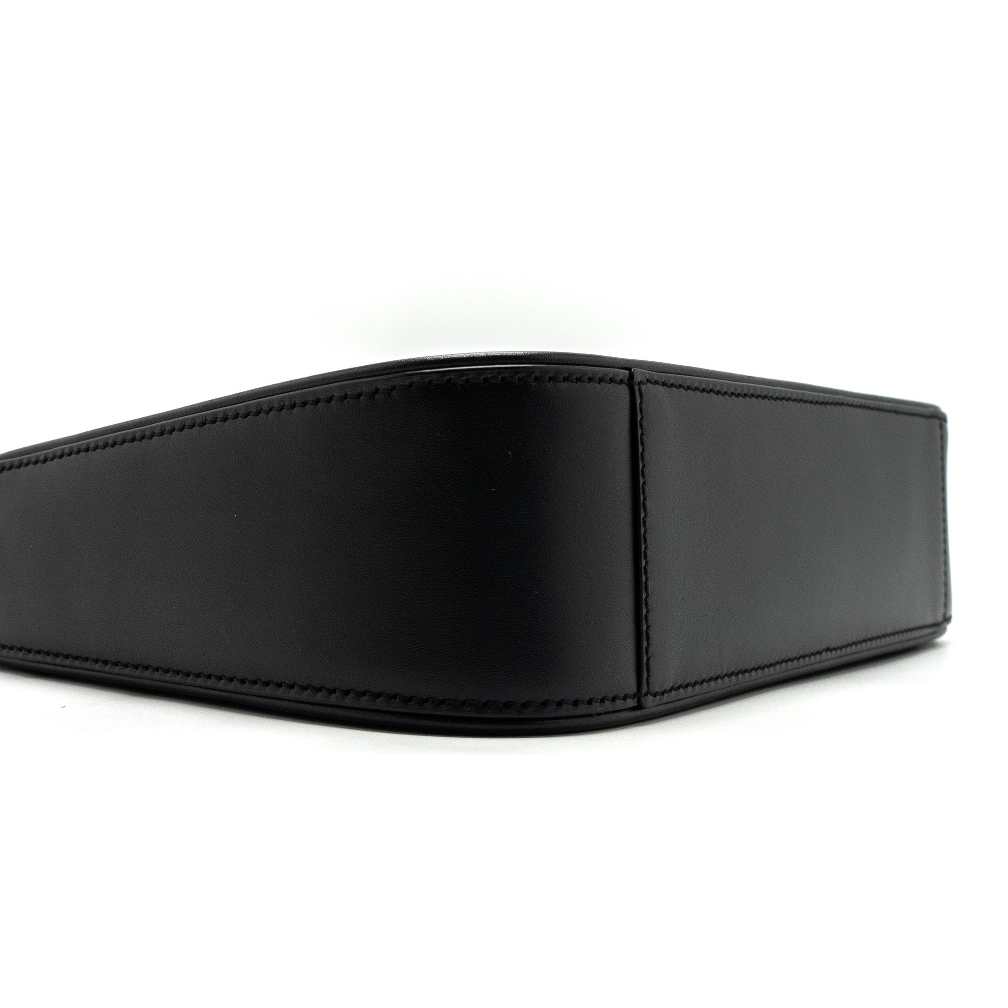 saint-laurent-ysl-le-5-a-7-hobo-bag-smooth-calfskin-black-ghw