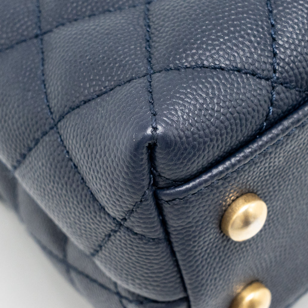 chanel-small-coco-handle-caviar-navy-ghw
