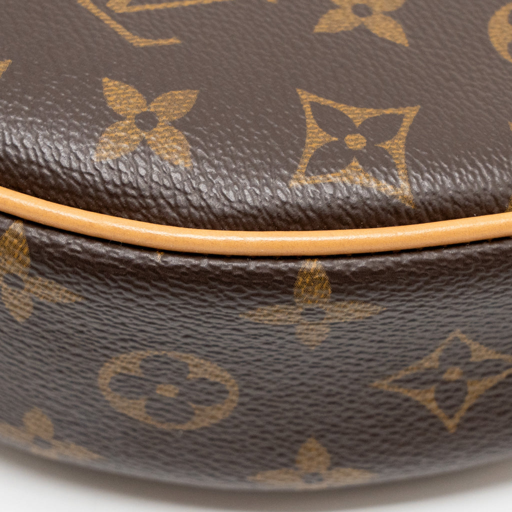 louis-vuitton-half-moon-loop