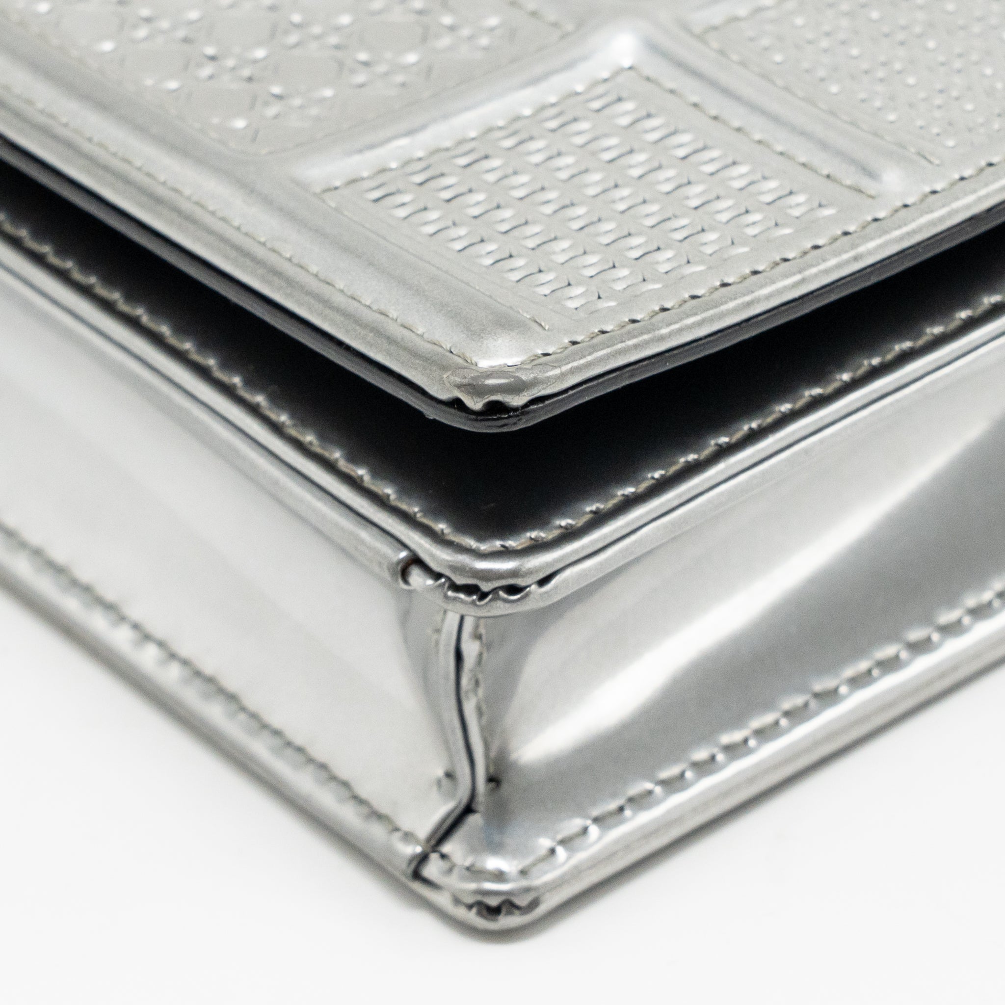 dior-diorama-wallet-on-chain-metallic-patent-silver-lghw