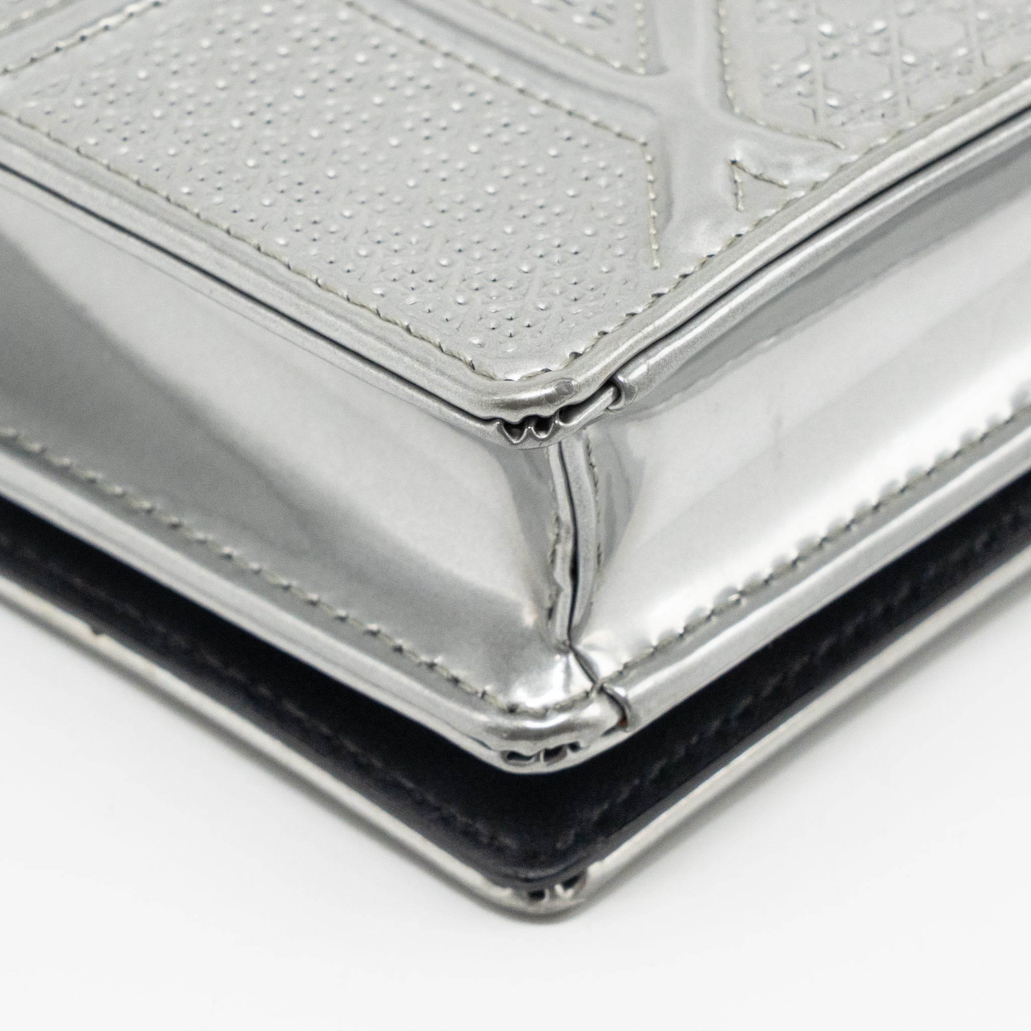 dior-diorama-wallet-on-chain-metallic-patent-silver-lghw
