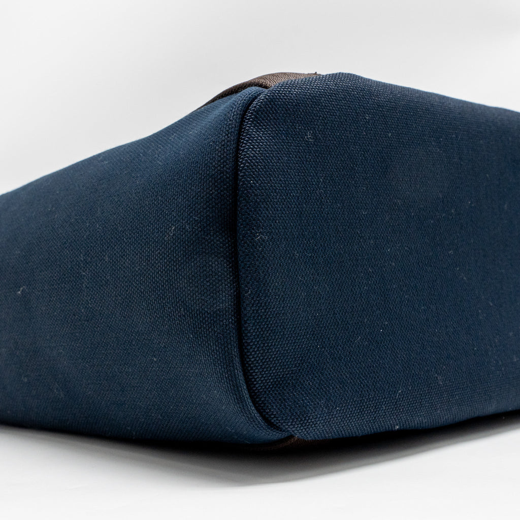 hermes-the-grooming-bag-canvas-bleu-navy-feu-shw-stamp-k