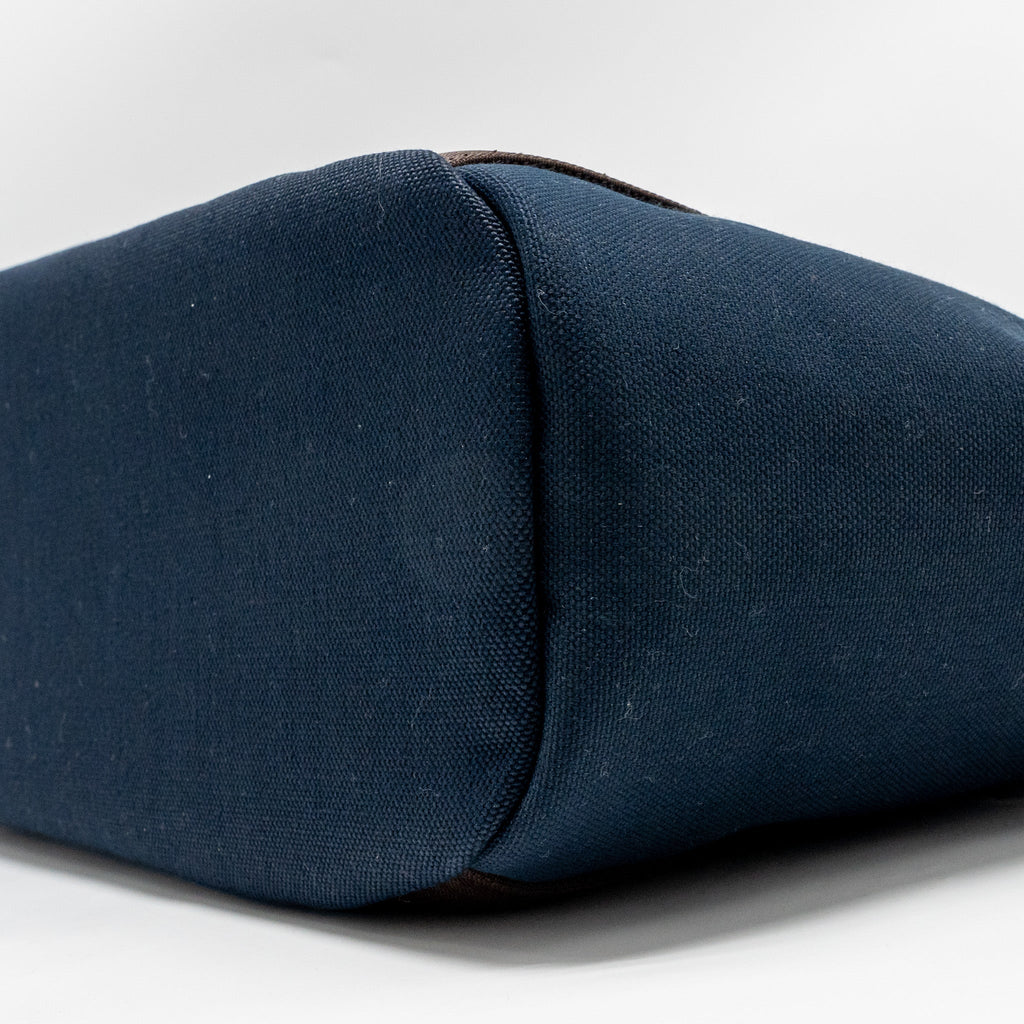 hermes-the-grooming-bag-canvas-bleu-navy-feu-shw-stamp-k