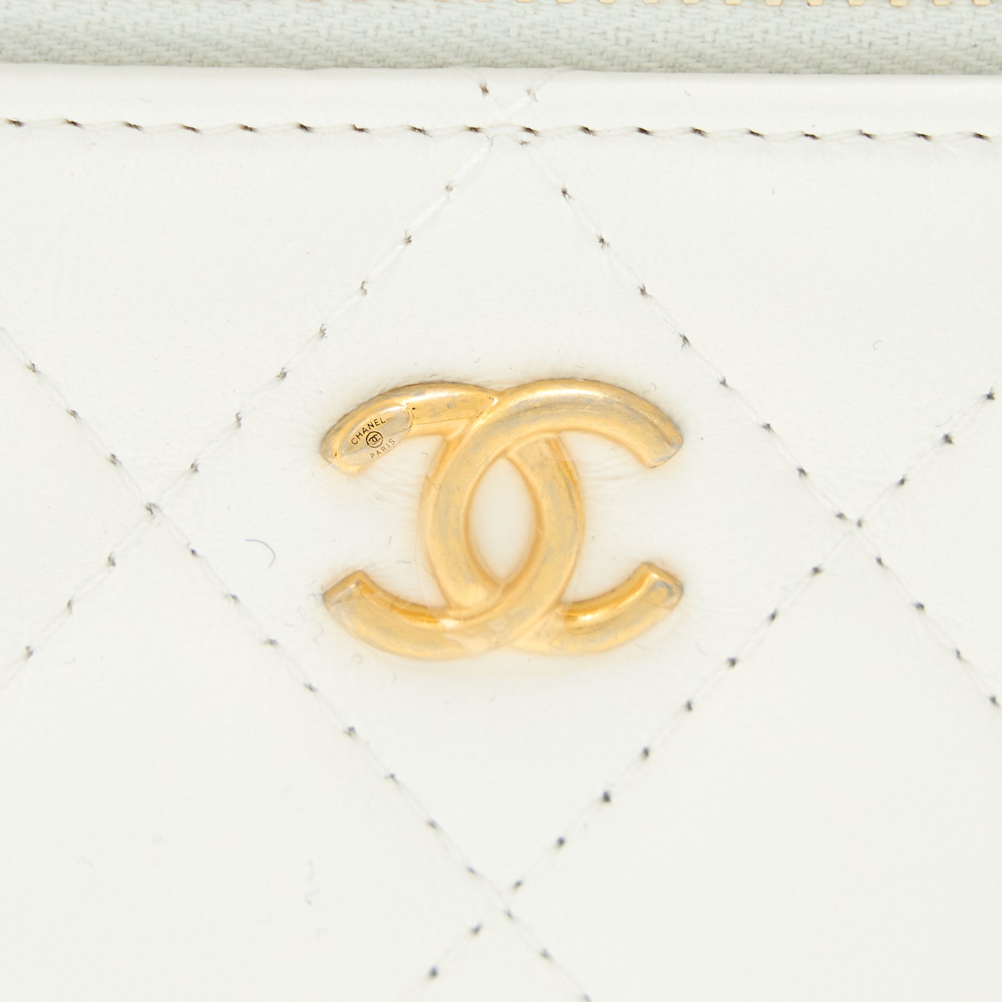 chanel-pearl-crush-long-vanity-case-lambskin-white-brushed-ghw