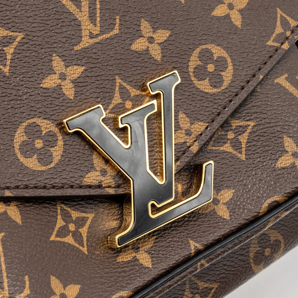 louis-vuitton-passy-monogram-canvas-black-gold-hardware