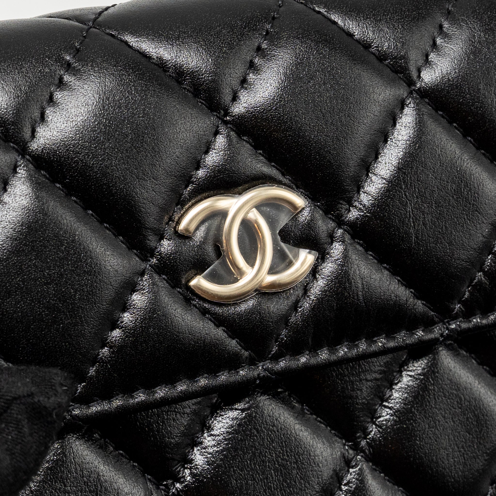 chanel-card-holder-with-maxi-pearls-chain-lambskin-black-lghw