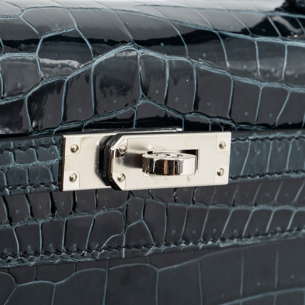 hermes-kelly-25-shiny-crocodile-porous-v0-vert-rousseau-shw-stamp-z